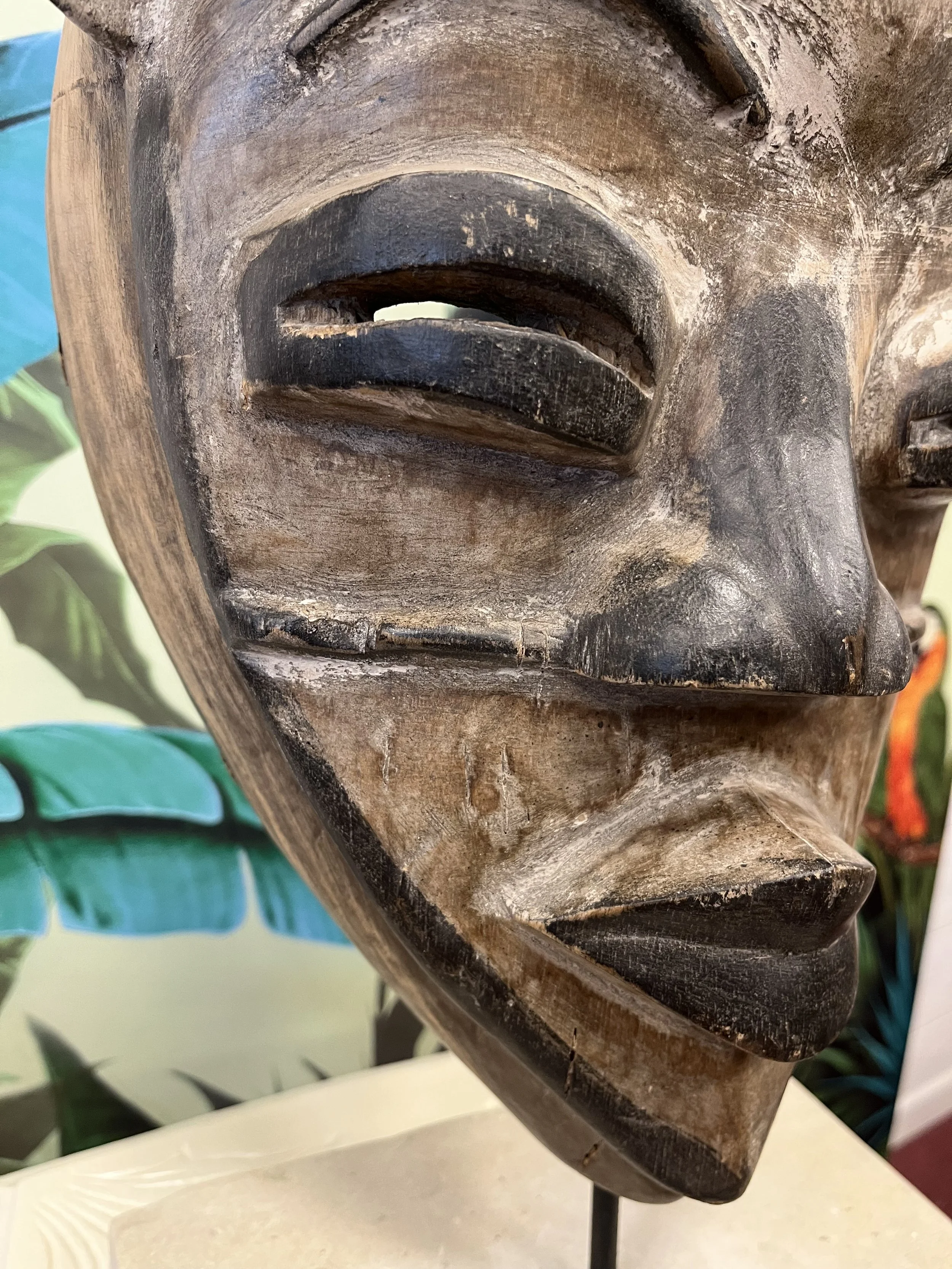 Masque Punu - Le Comptoir de Zanzibar - Brest 3.jpeg