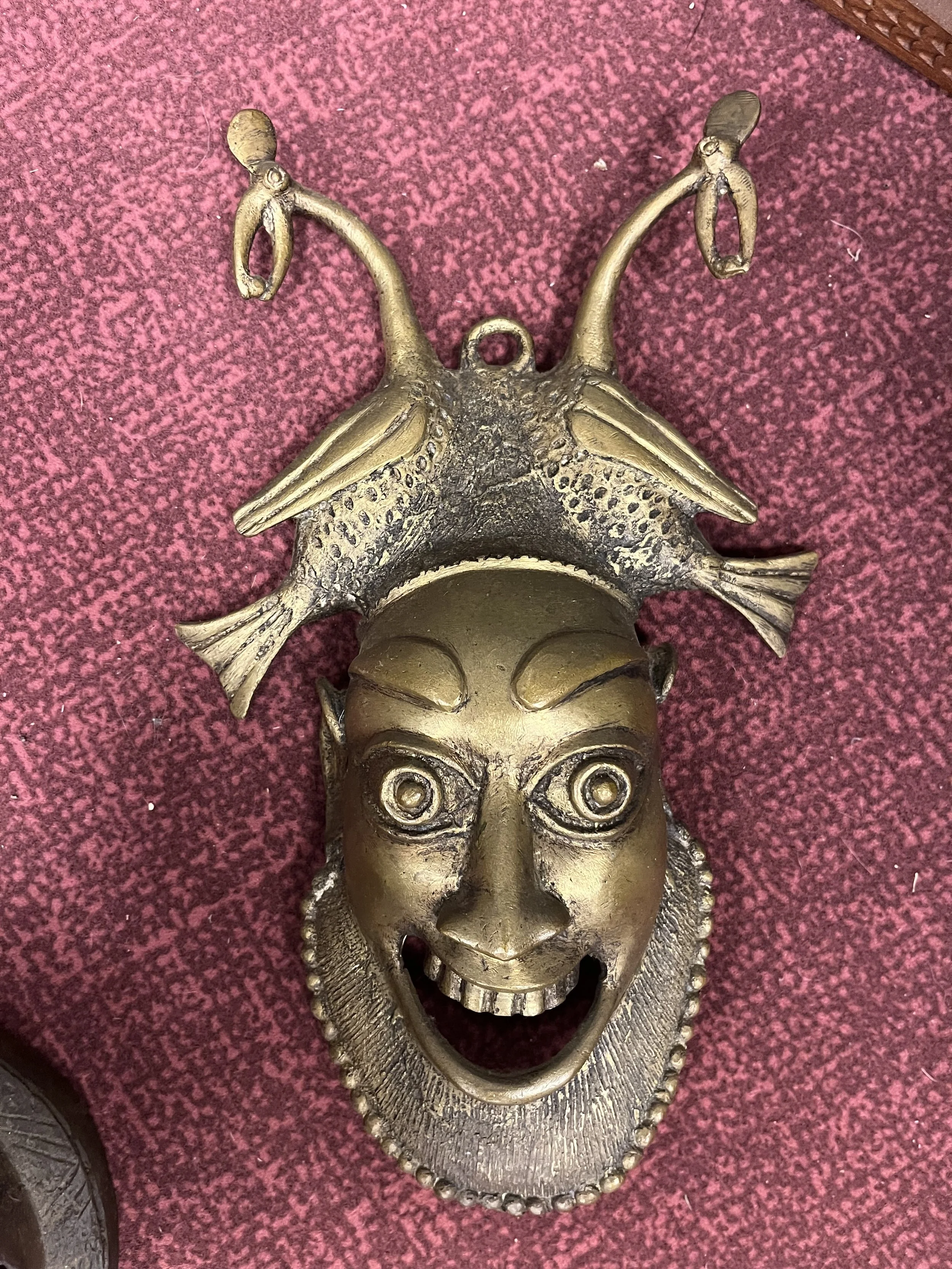 Masque en bronze - comptoir de zanzibar - Brest.jpeg