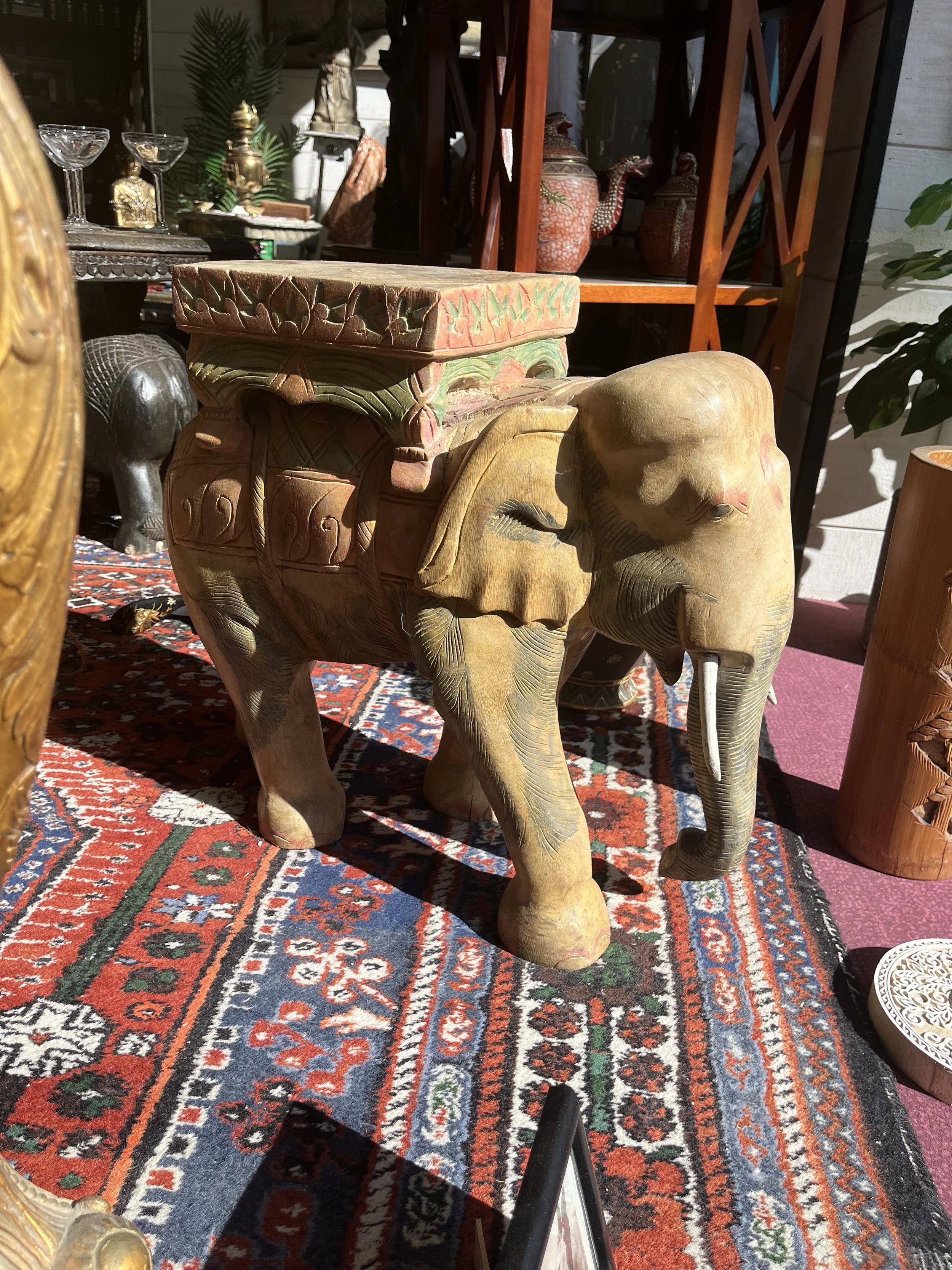 Table éléphant en bois de manguier - Le Comptoir de Zanzibar - Brest 1.jpeg