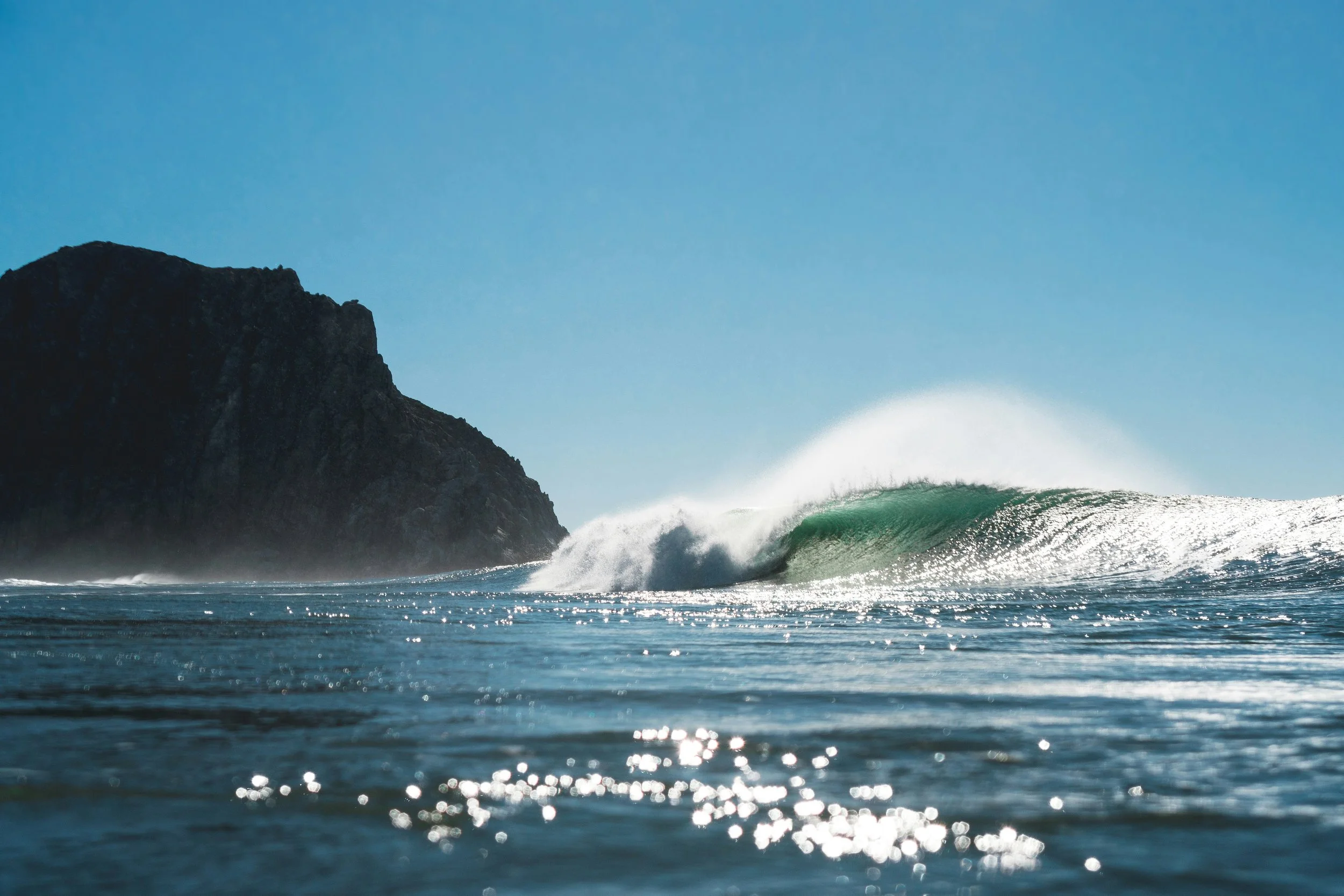 Perfect wave representing returning to surfing after recovering from low back pain