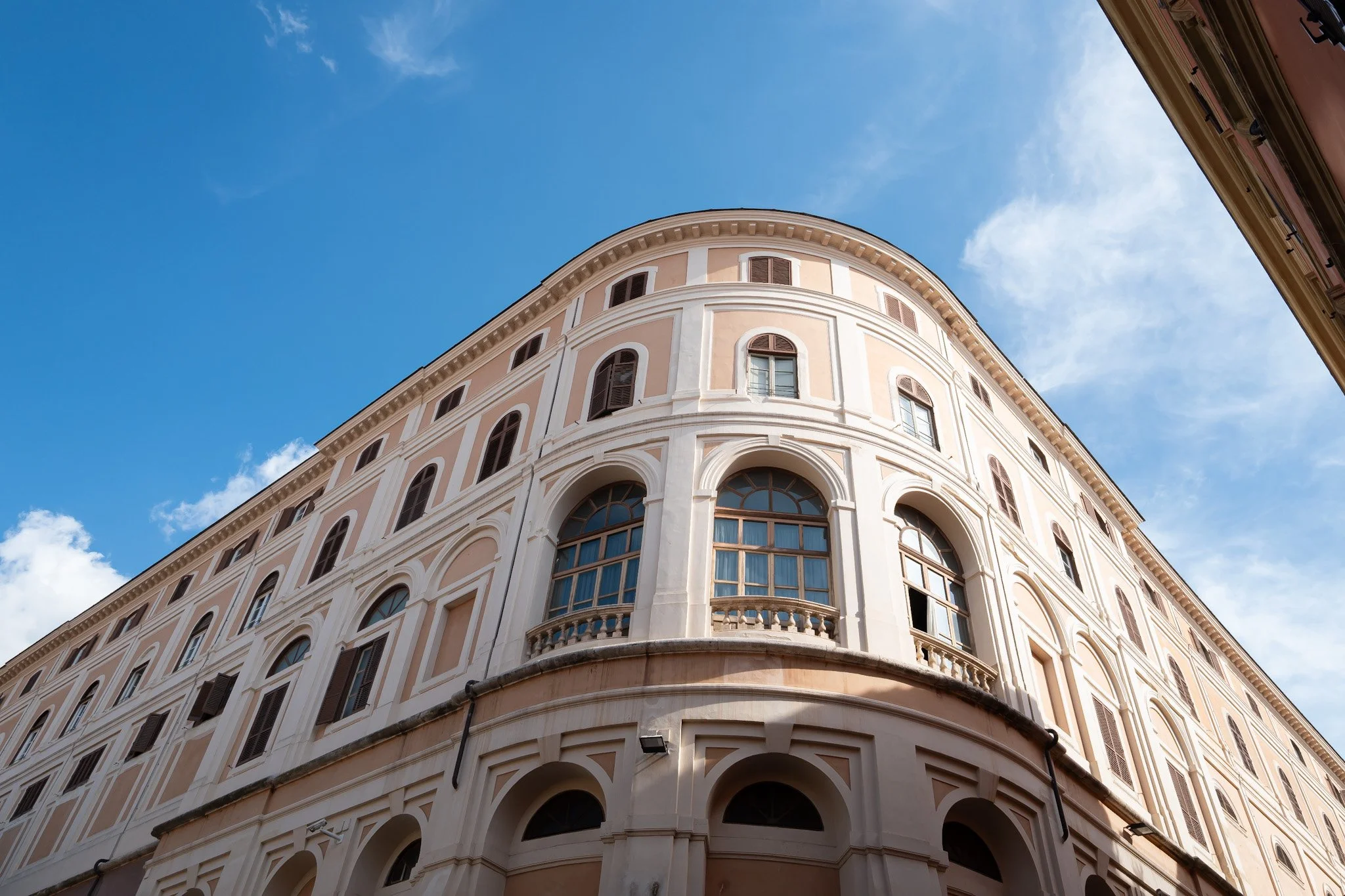 2025_10-14_Q_VicinoTrevi_Rome_011.jpg