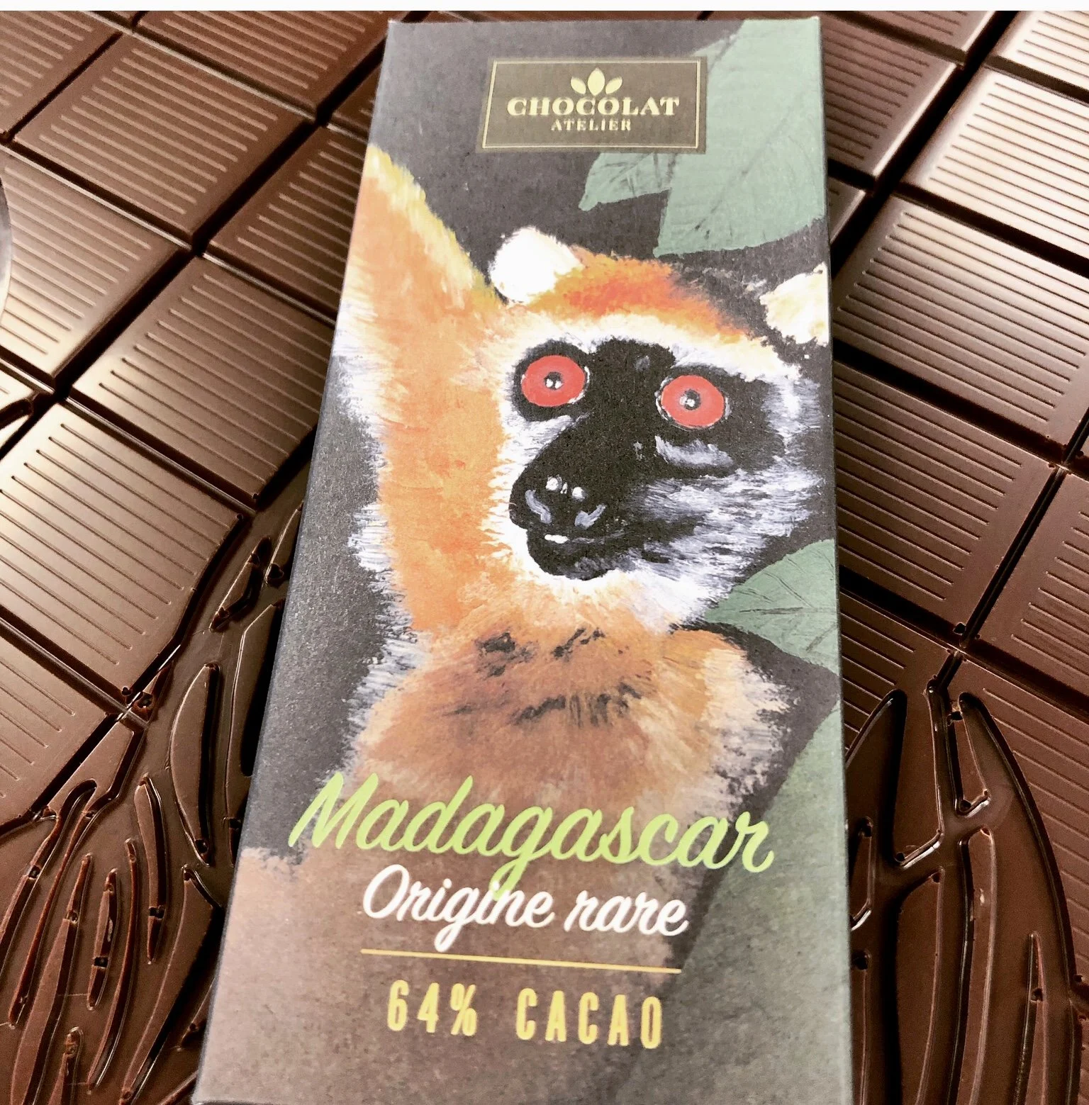 Schokoladentafel mit Verpackung von einem Lemur
