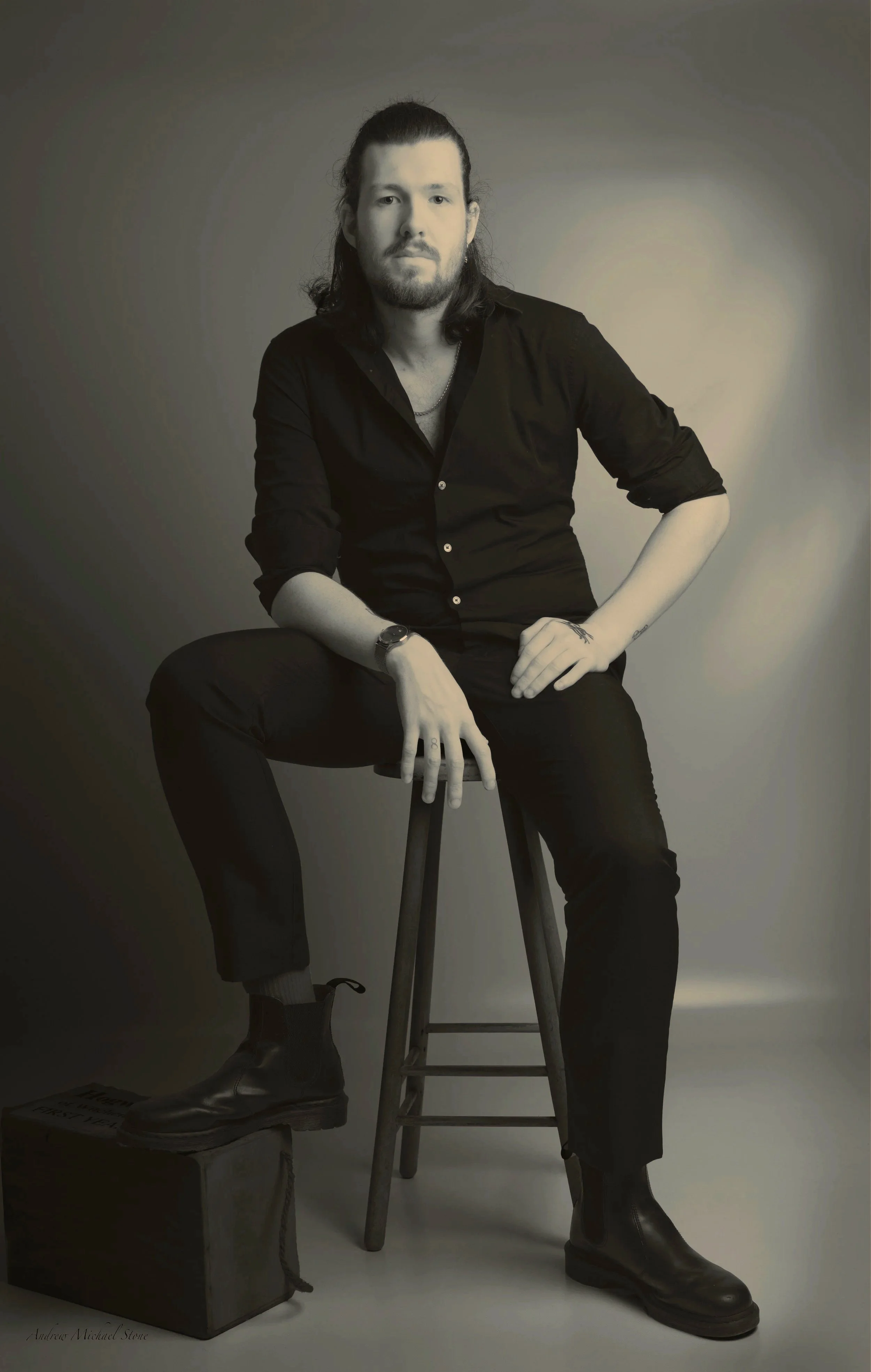 Harry+1.+Sitting.+P1115730.jpg
