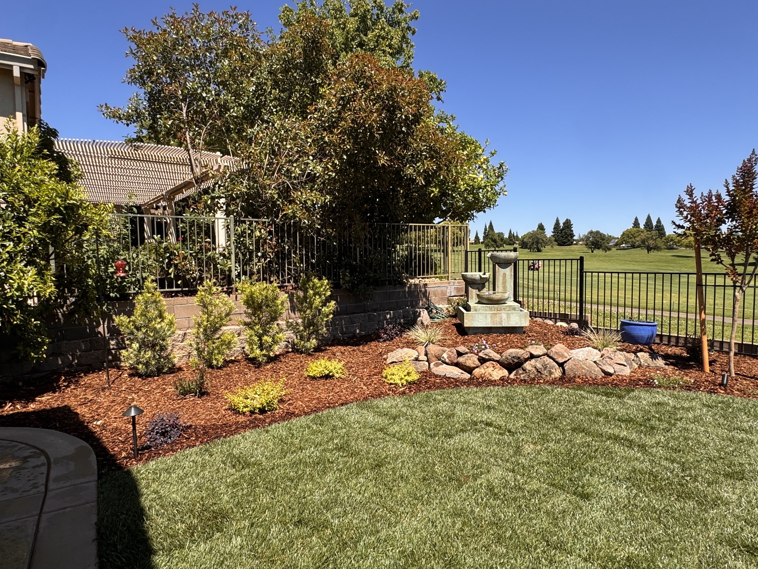 Full landscape/concrete - Lincoln Hills Del Webb