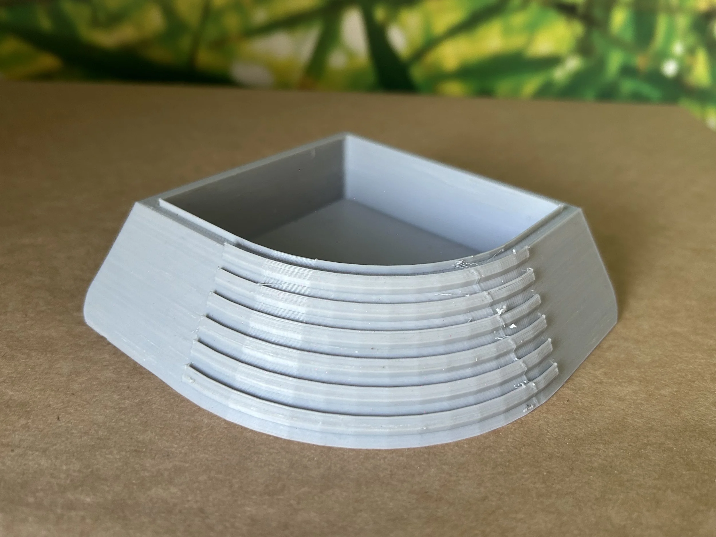 Corner water bowl