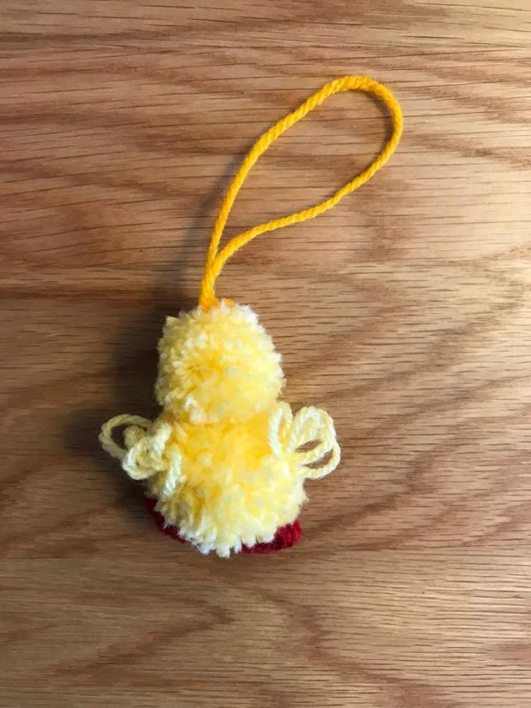 Back-view-of-Easter-chicken-image.jpg