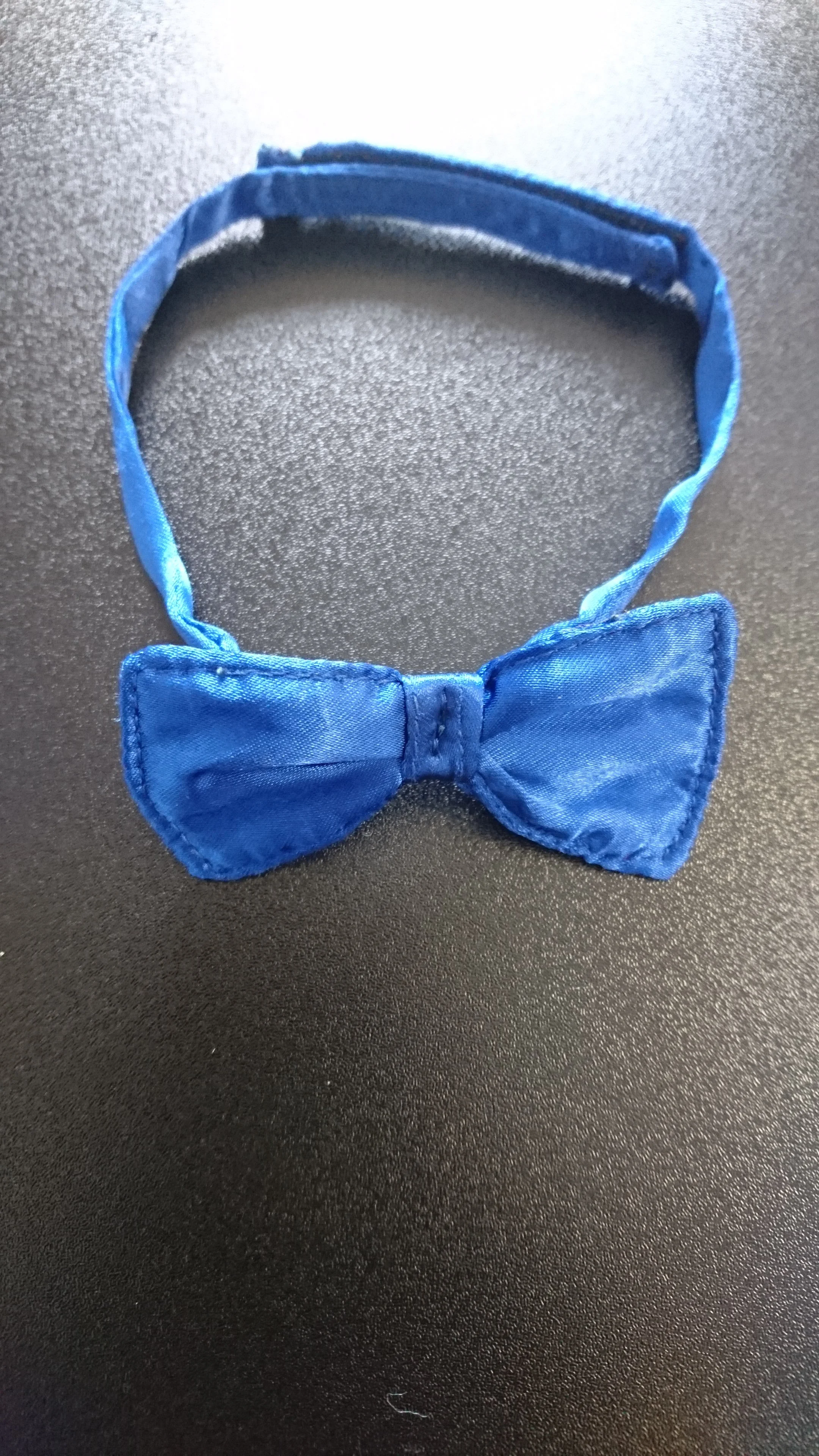 Child-boy-blue-satin-bowtie-main-image.JPG