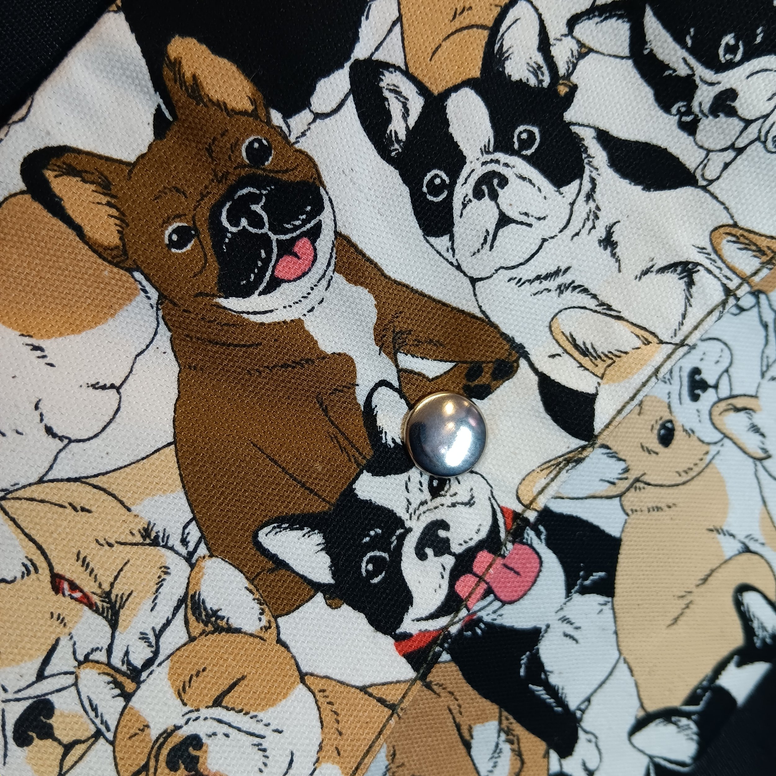 lightweight-dog-walking-bag-pug-close-up-image.jpg