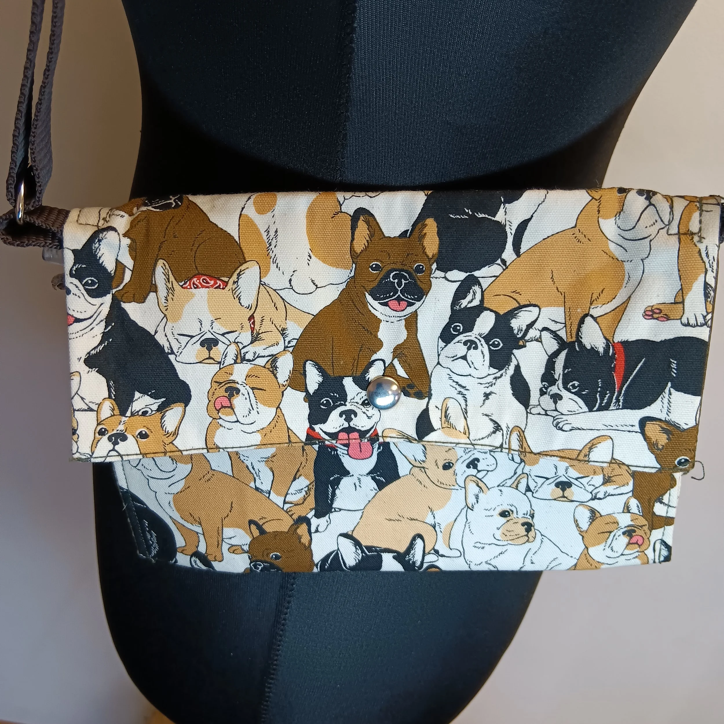 lightweight-dog-walking-pug-bag-front-image.jpg