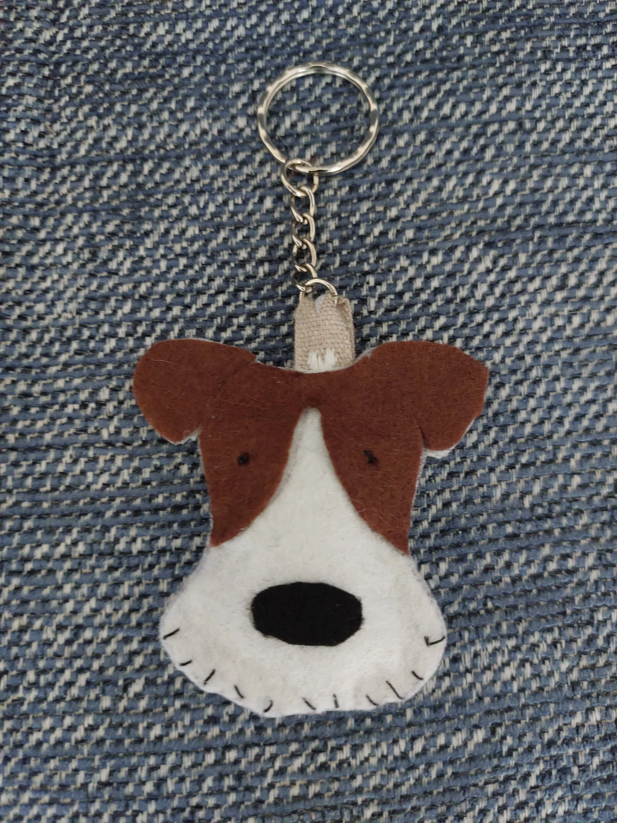 front-of-brown-and- -white -wire-fox-terrier- dog-image.jpg