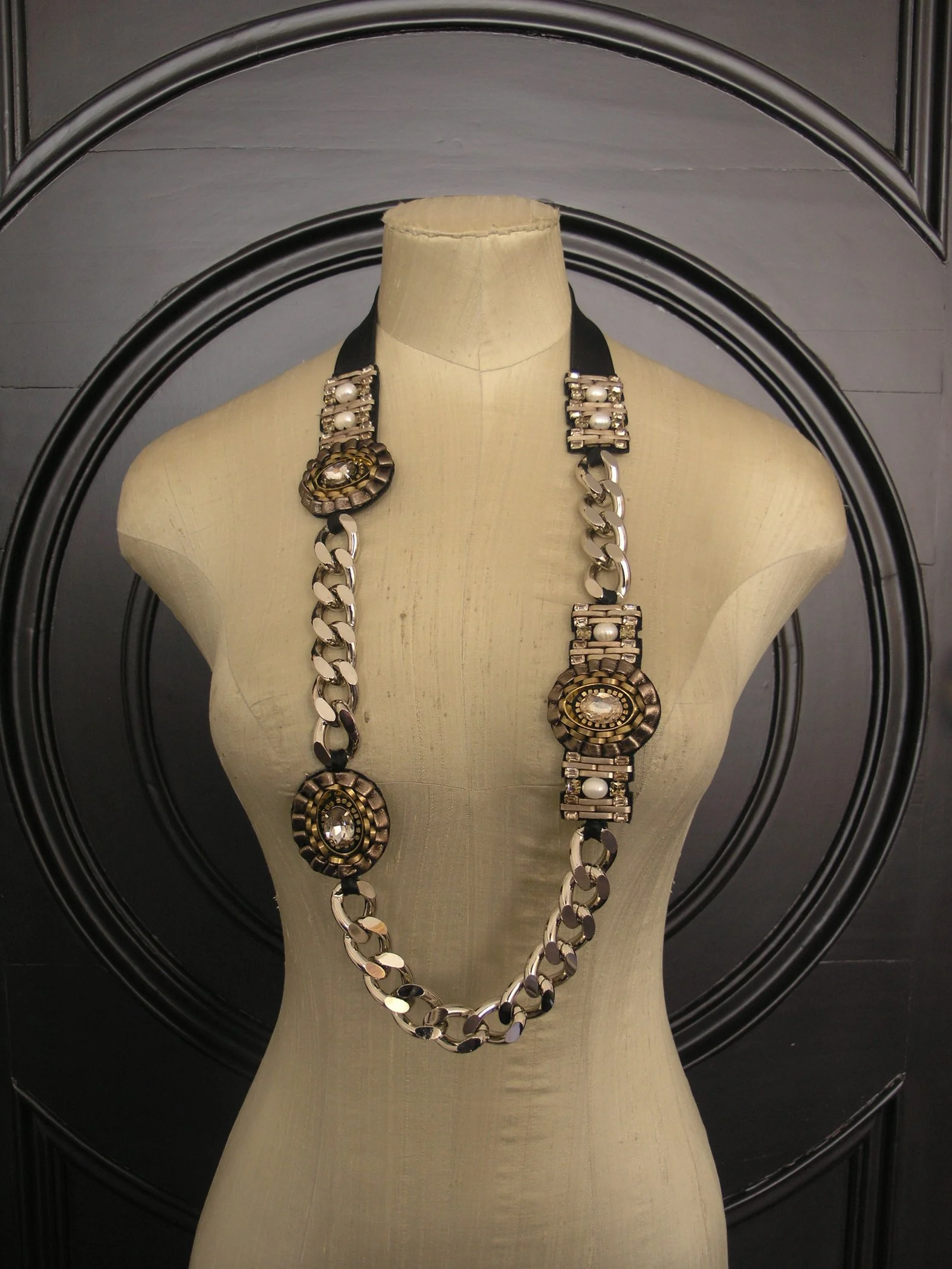 Long chain neck.jpg