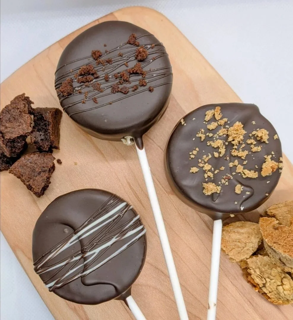 Brownie and Blondie pops with buttercream filling