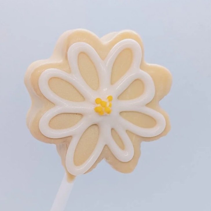 Lemon Daisy cake pop