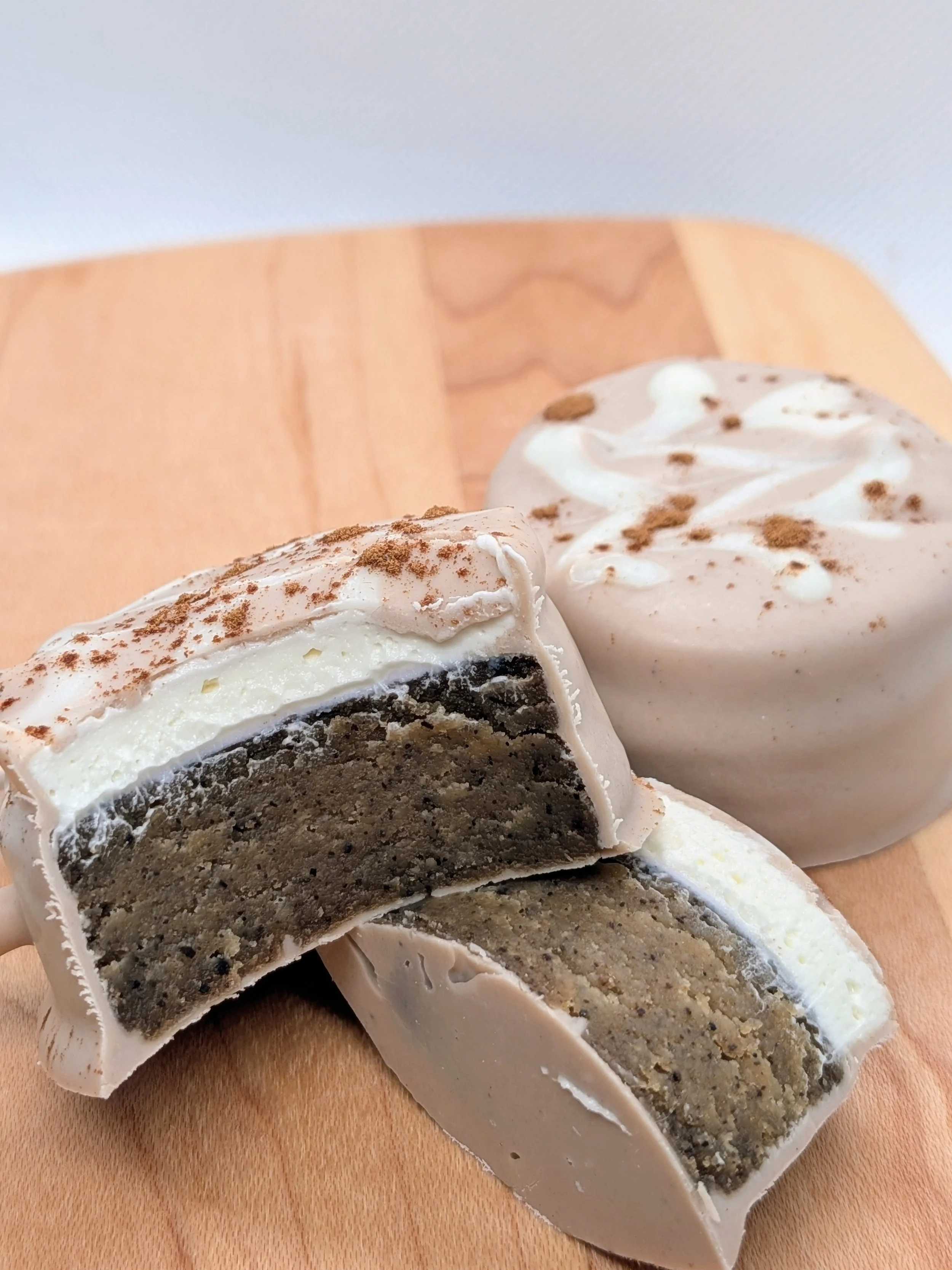 Chai Latte stuffed cake pop