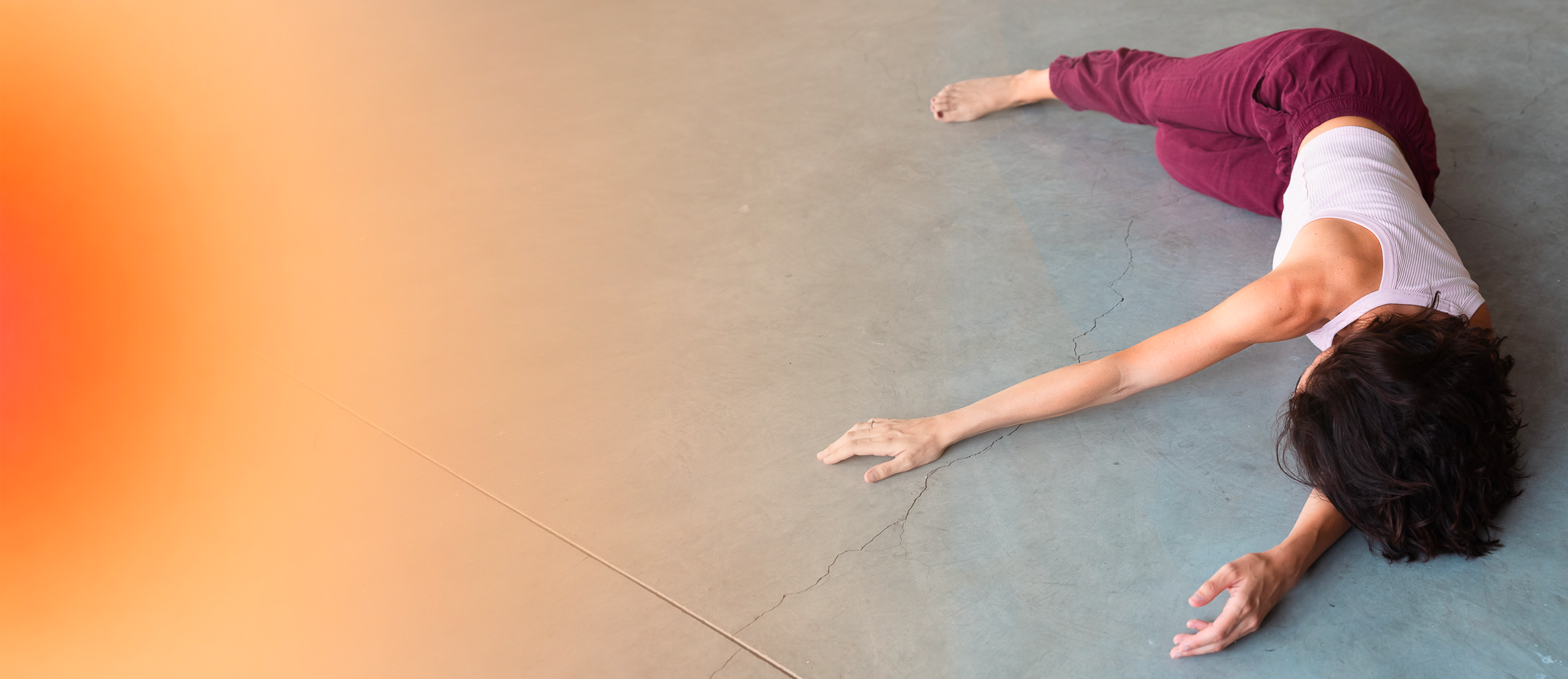 Femme pratiquant le MUNZ FLOOR