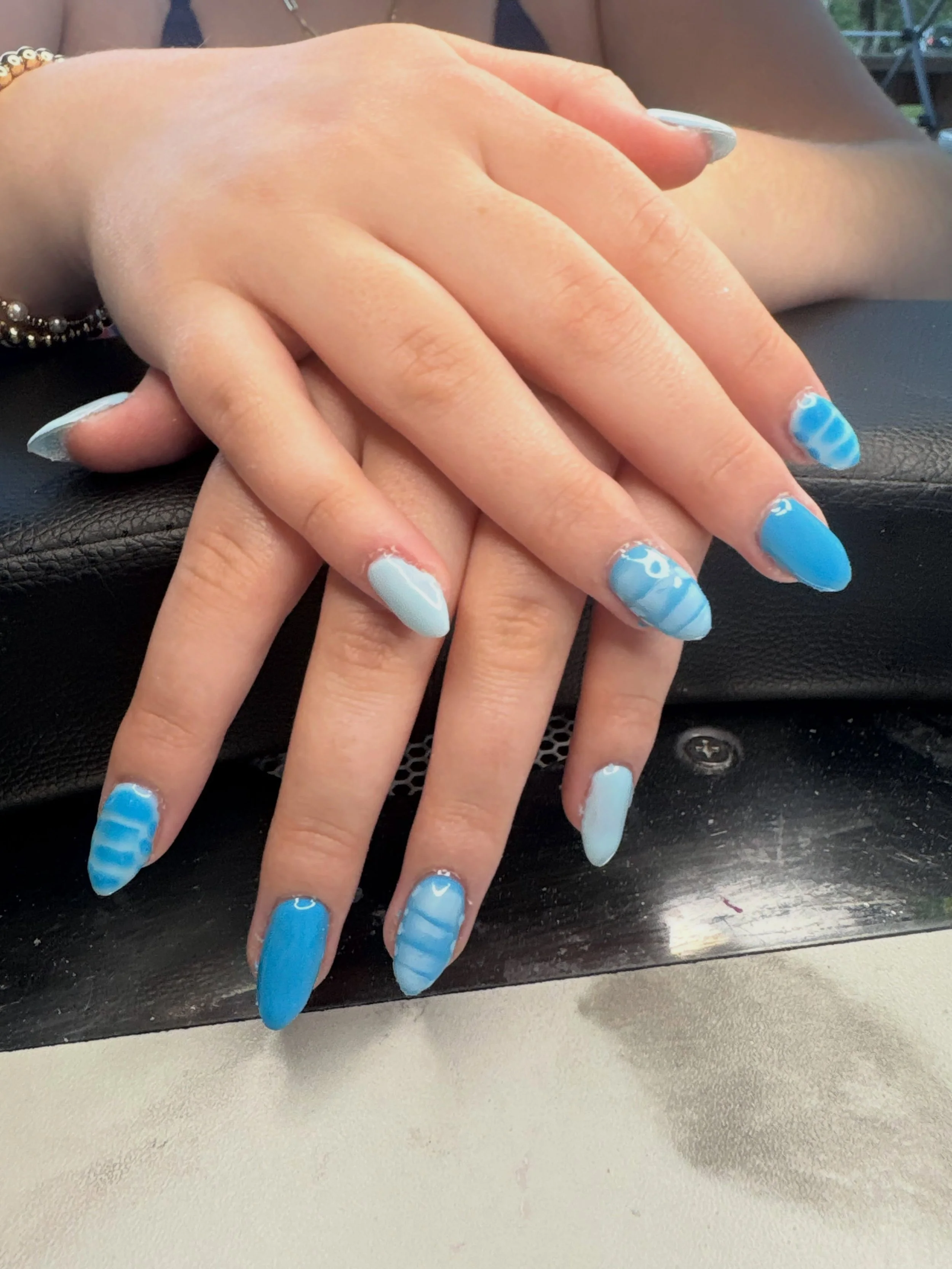 Cute summer blue nails!