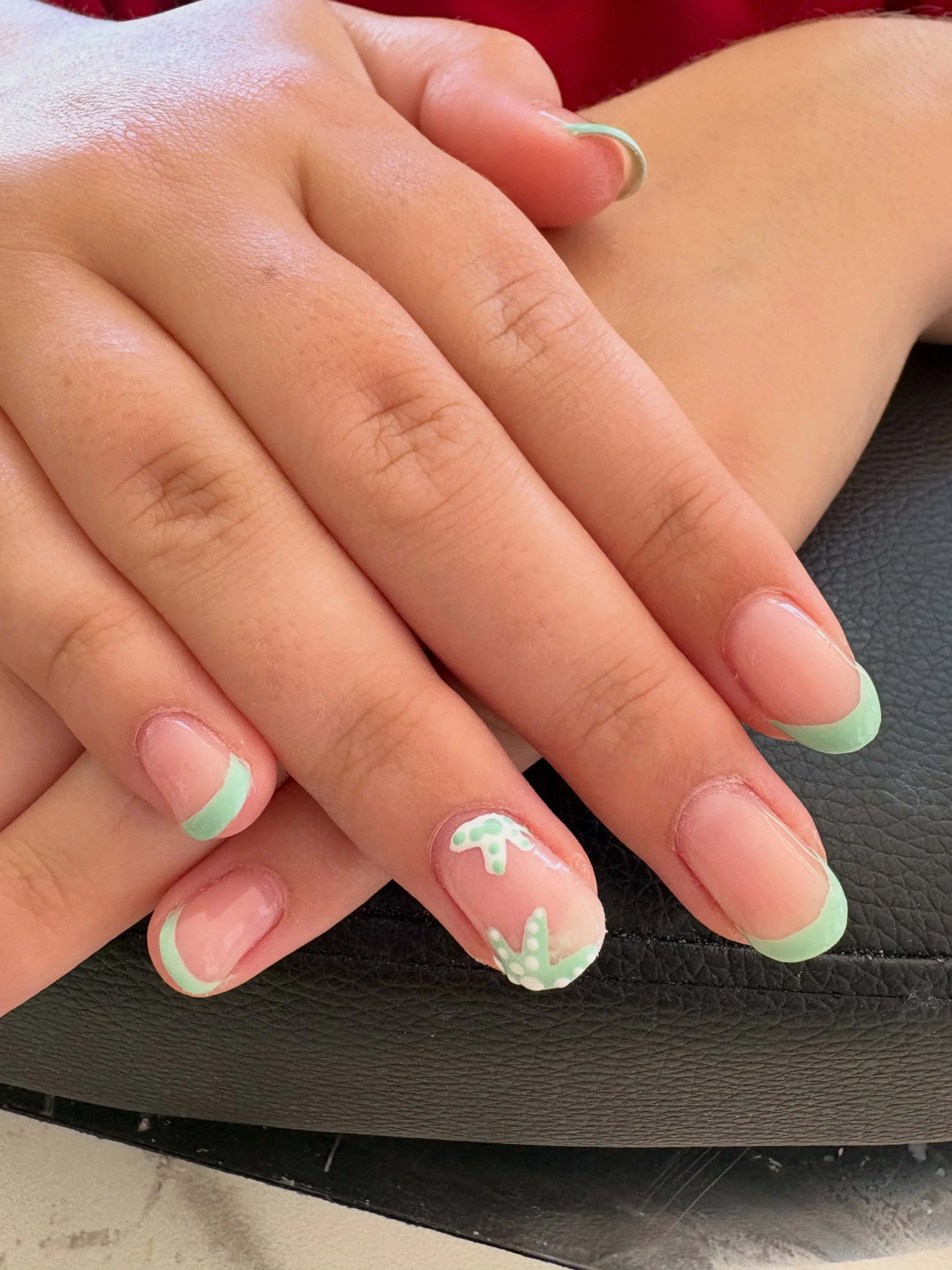 Mint starfish nails!