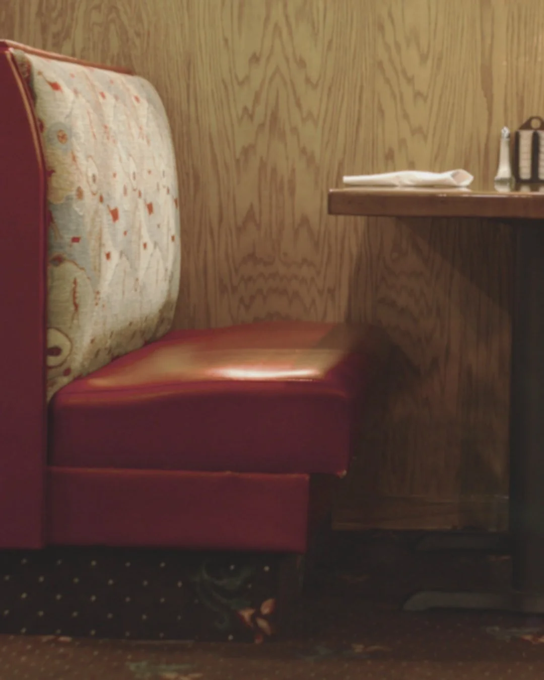 Diners are for mornings that feel like the end
of something you&rsquo;ve been desperately
holding onto&mdash;and for the nights
that finally bring darkness
to cover the bright wounds
of the day. 

//055 &mdash; MENISCUS.