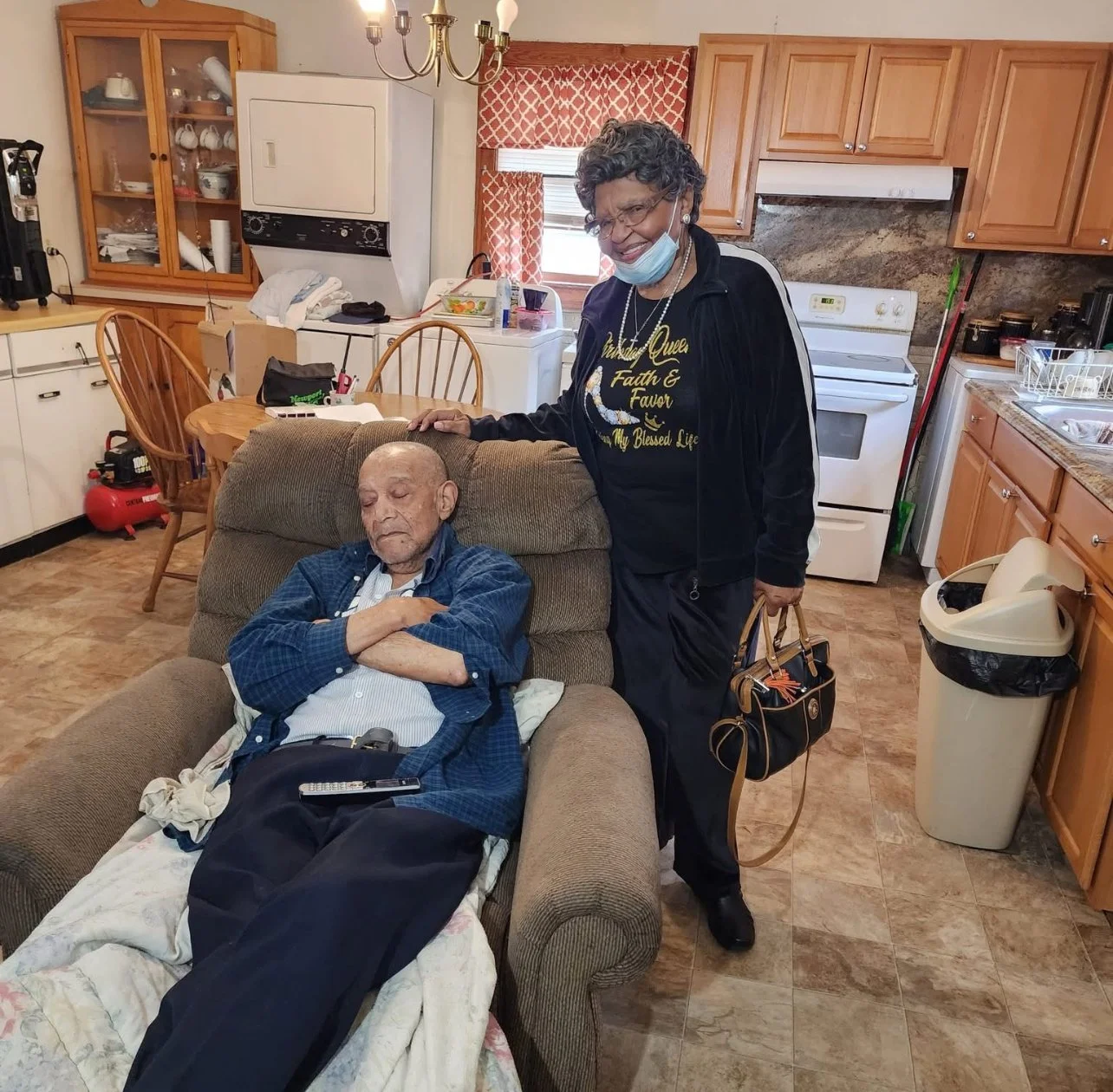 Jessie Lee sleeping and Lennie "OD"
at Jessie Lee's home on Darden Hill