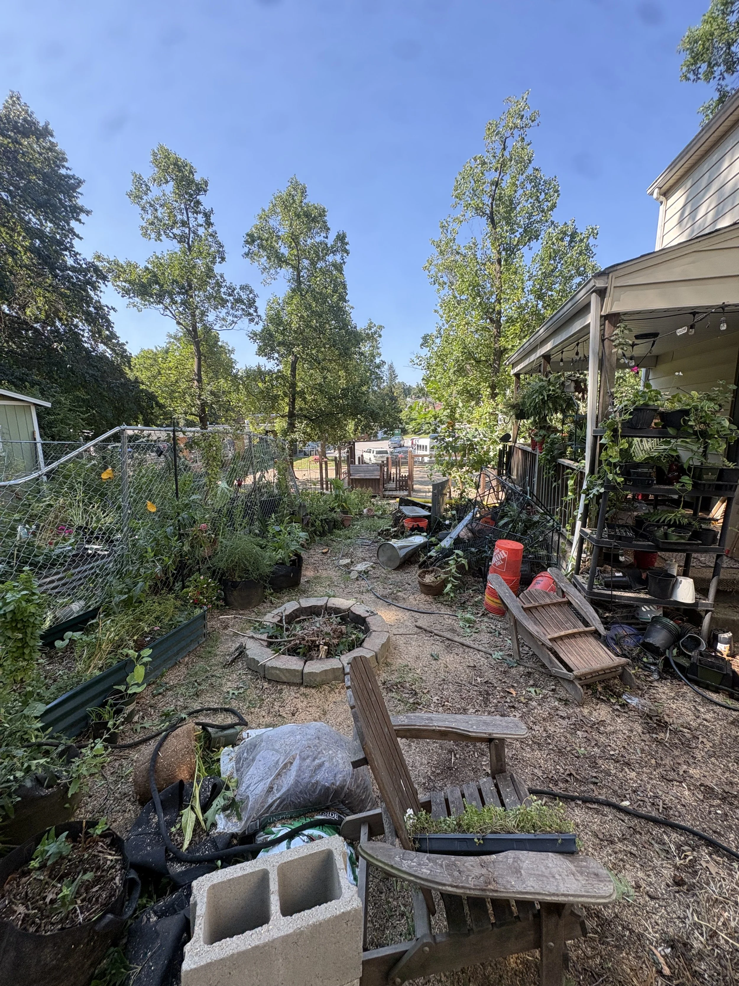 South Charleston, WV — Cleanup Complete
Fallen limbs and debris removed, leaving the property clean and accessible.