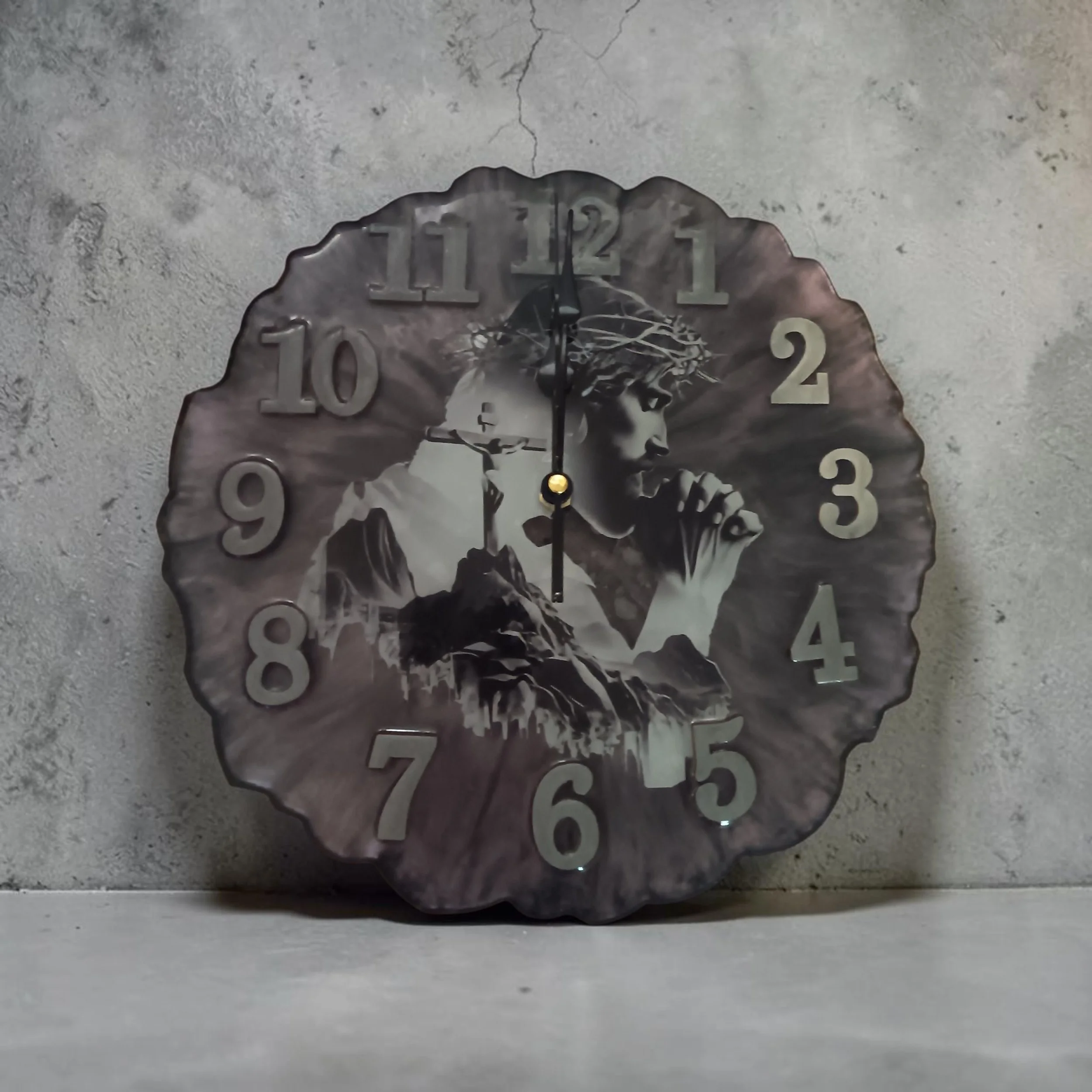 Purple Marble Crucifixion Clock
