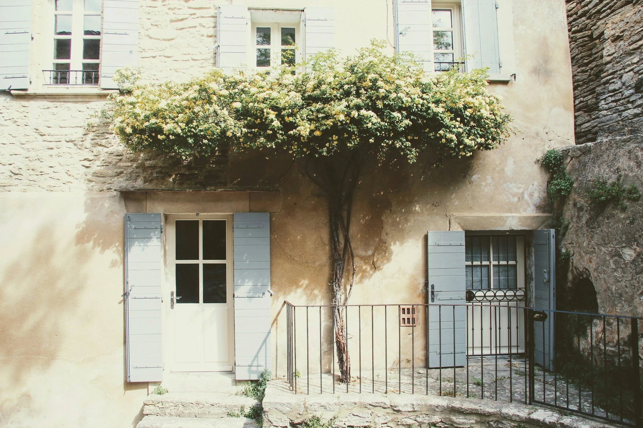 Selling Property in Victoria: When Should You Contact a Conveyancer?