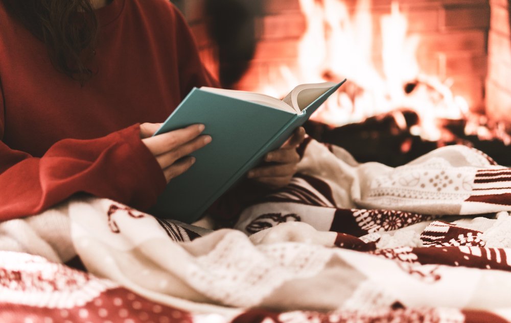 Gift guide: for the reader who loves a cozy home