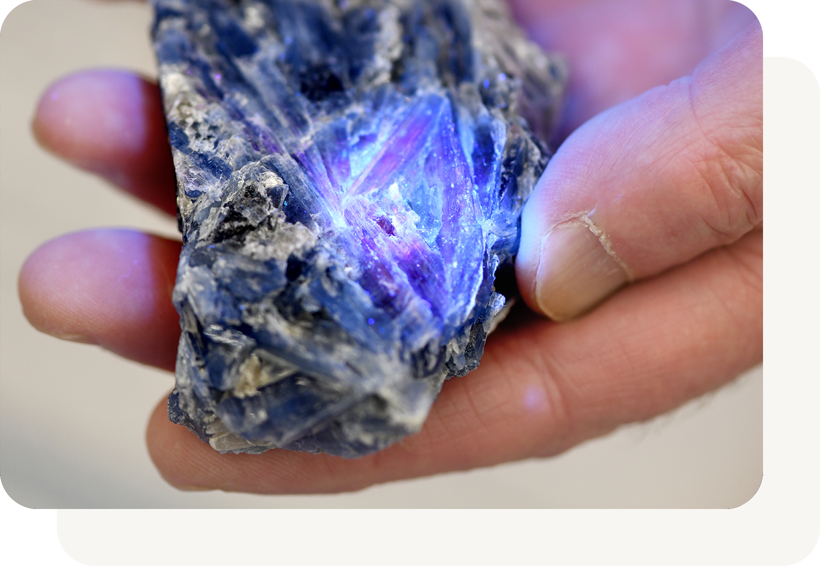 Photo of Stone with Glow from GSA Memphis Conference