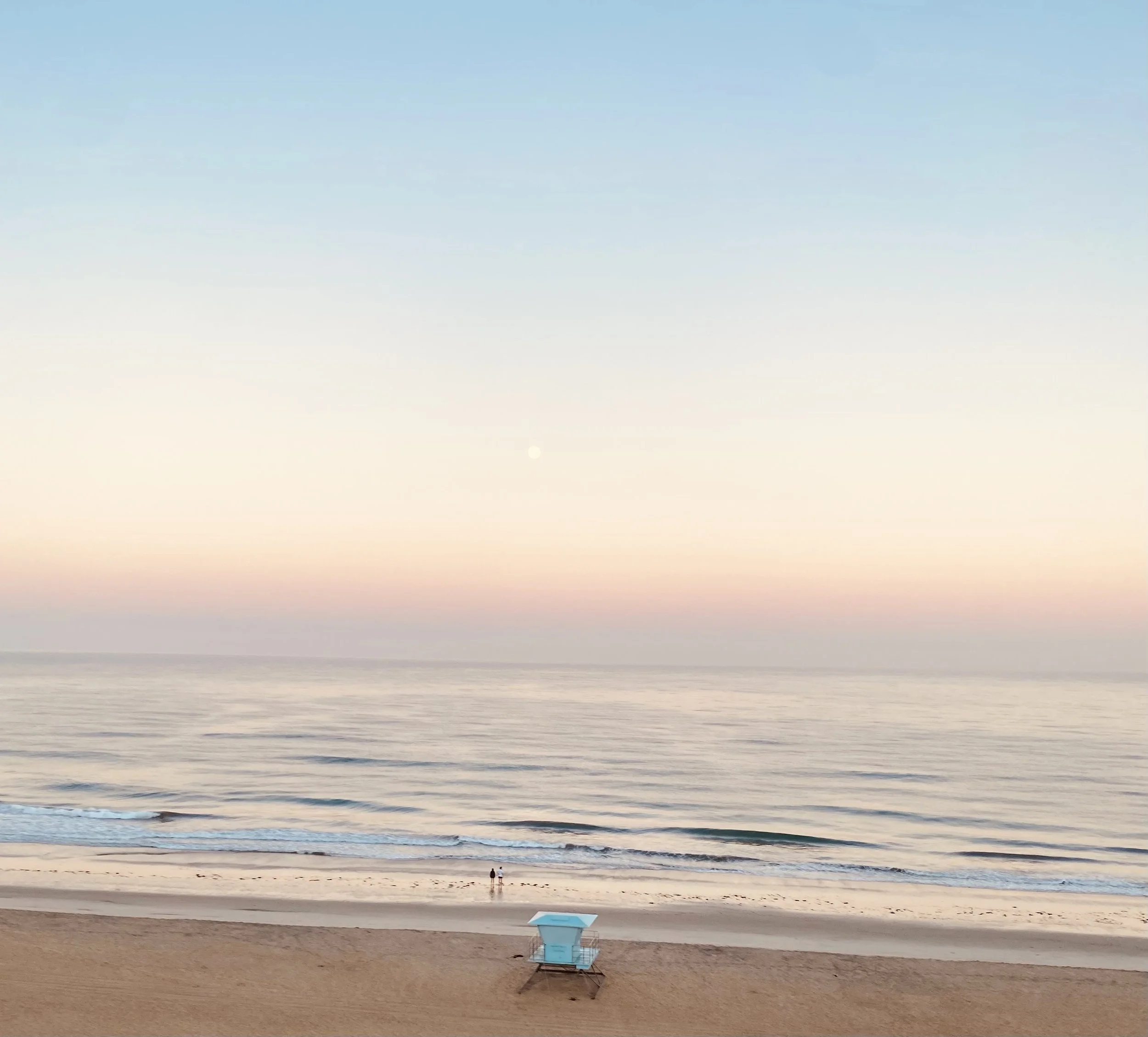 Pacific Ocean and sandy beach in Solana Beach, California near the Solana house and Fletcher Cove.