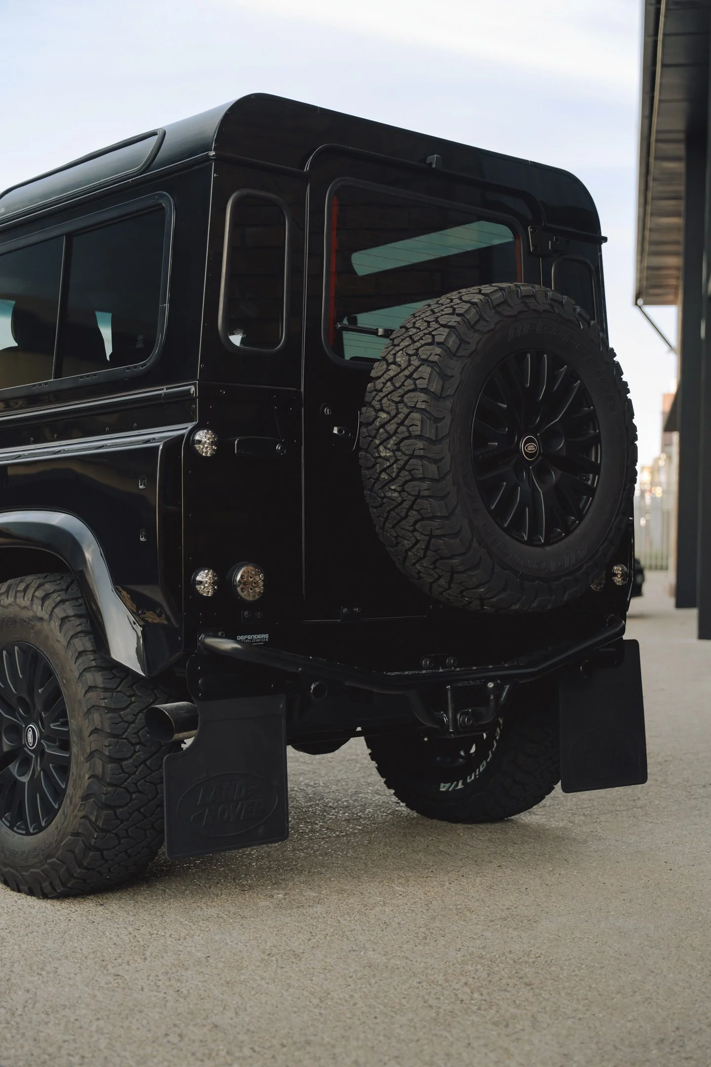 Black Defender 90