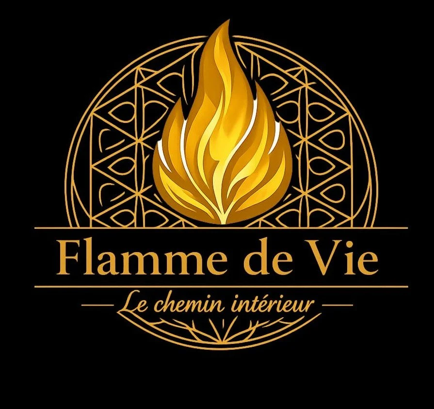 Logo avec une flamme dorée stylisée entourée de motifs géométriques, texte en français "Flamme de Vie" et slogan "Le chemin intérieur".