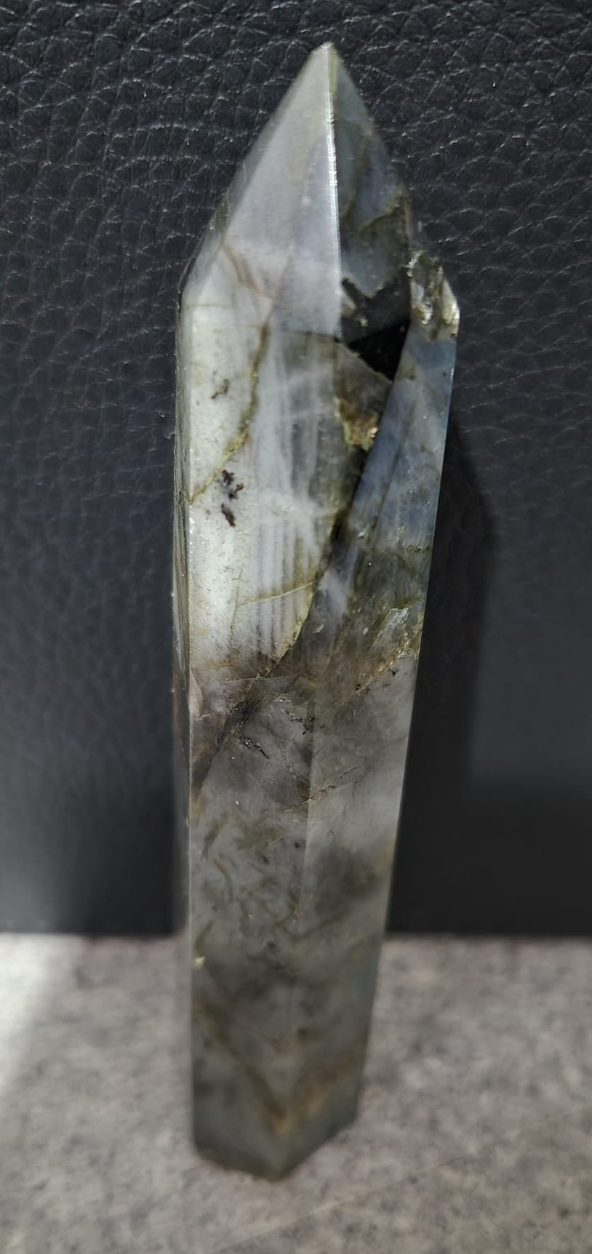 Pointe de Labradorite Énergisante