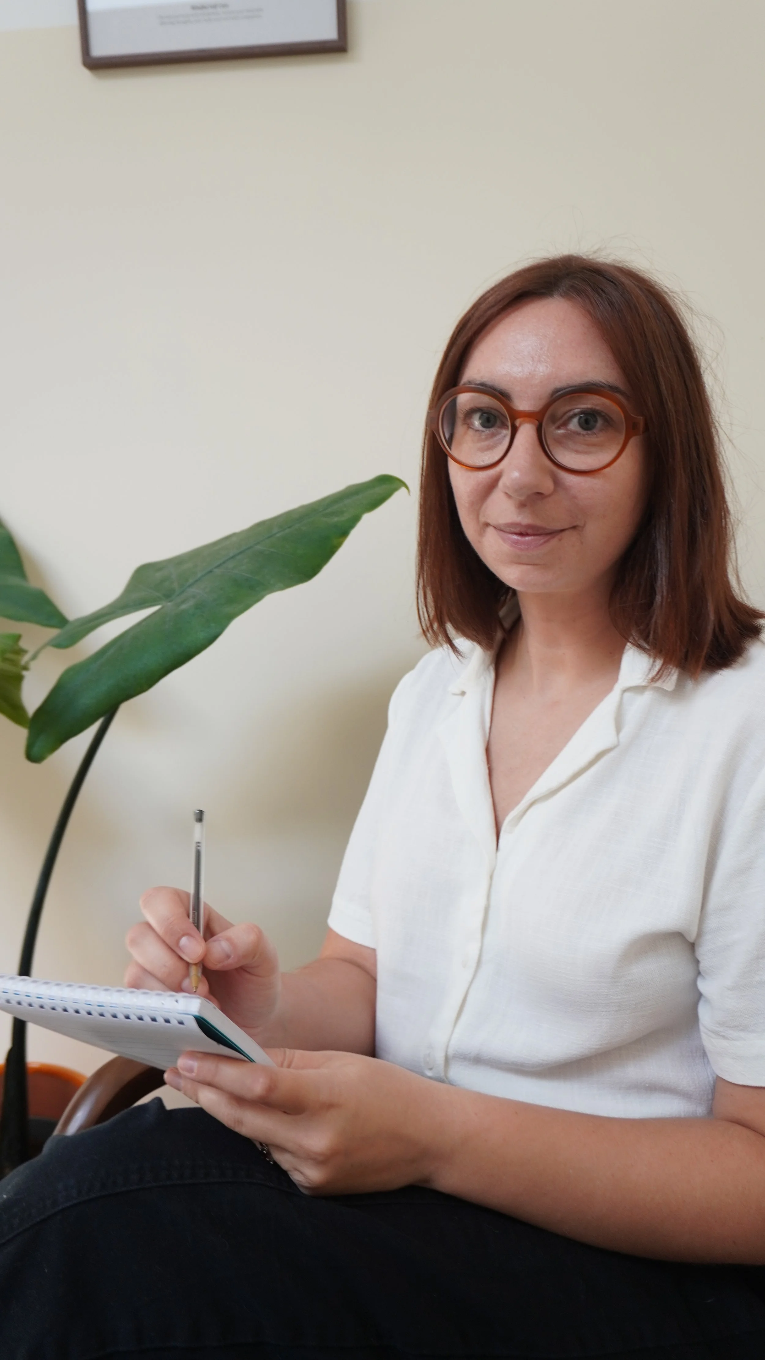 Portrait d'Alicia March, sophrologue à Montauban et en visio.