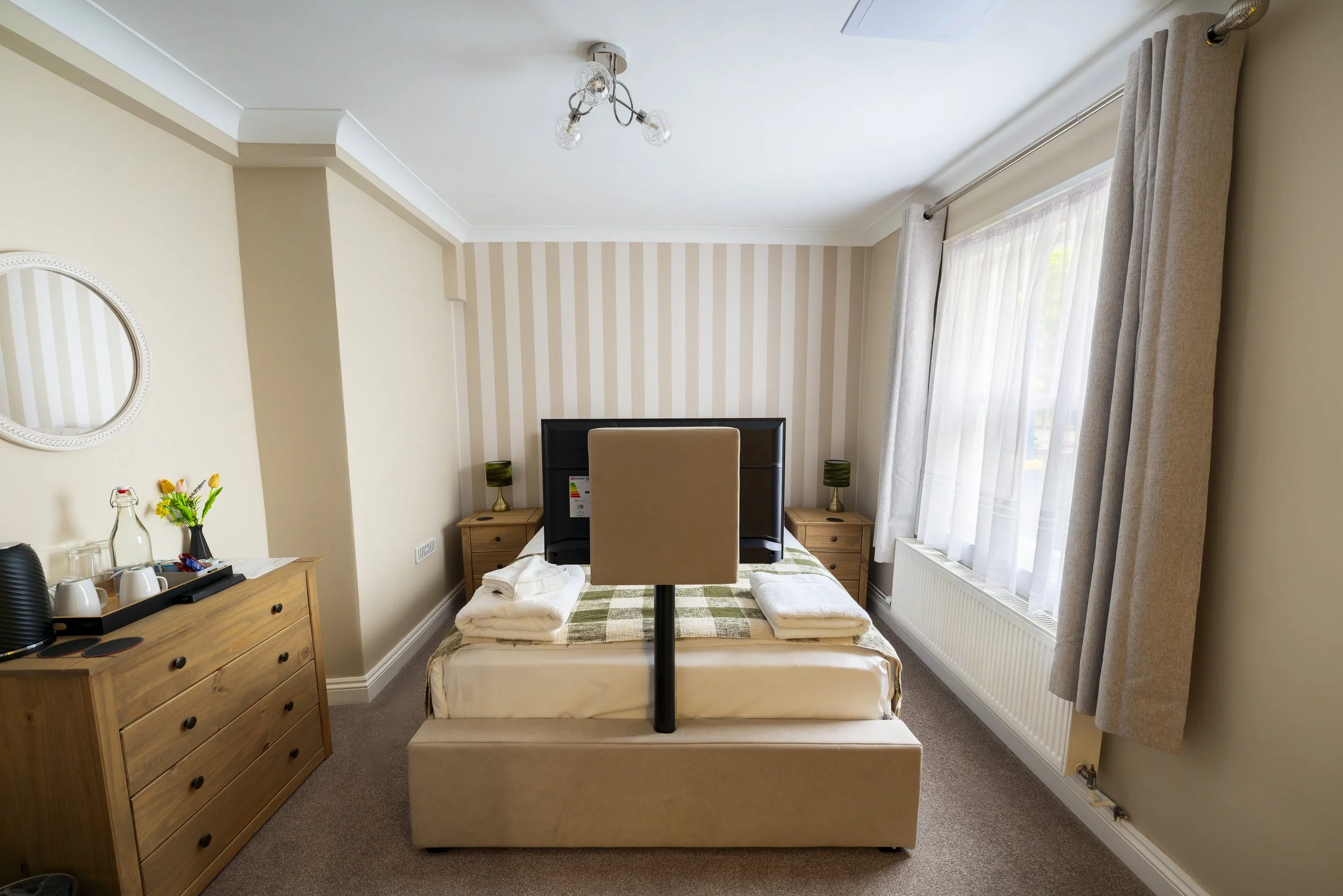 The Abbey Town House, Cheltenham. Small double room