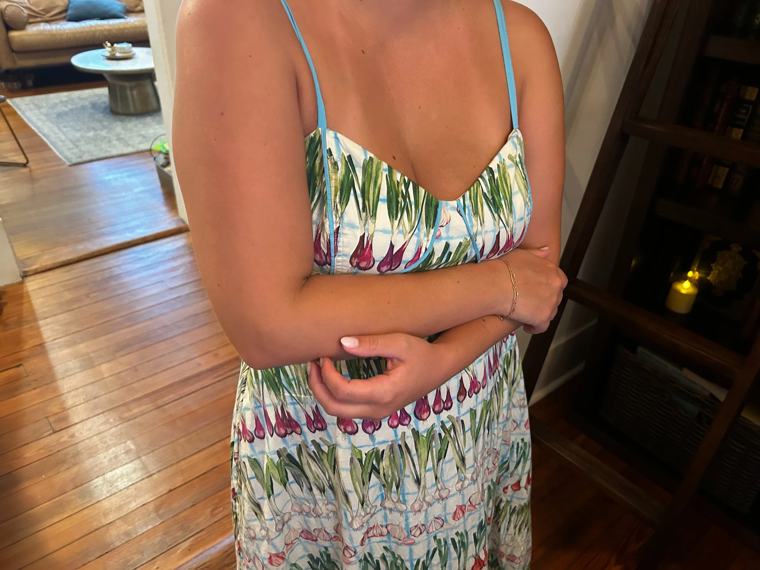 A person experiencing the proud elbow effect.