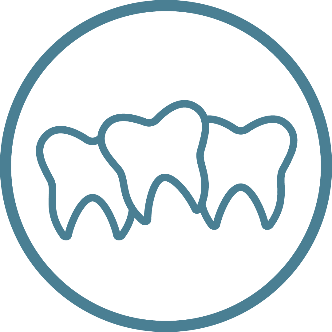 Symbol von drei stilisierten, schiefstehenenden Zähnen in einem Kreis, dargestellt in einer einfachen Linienzeichnung