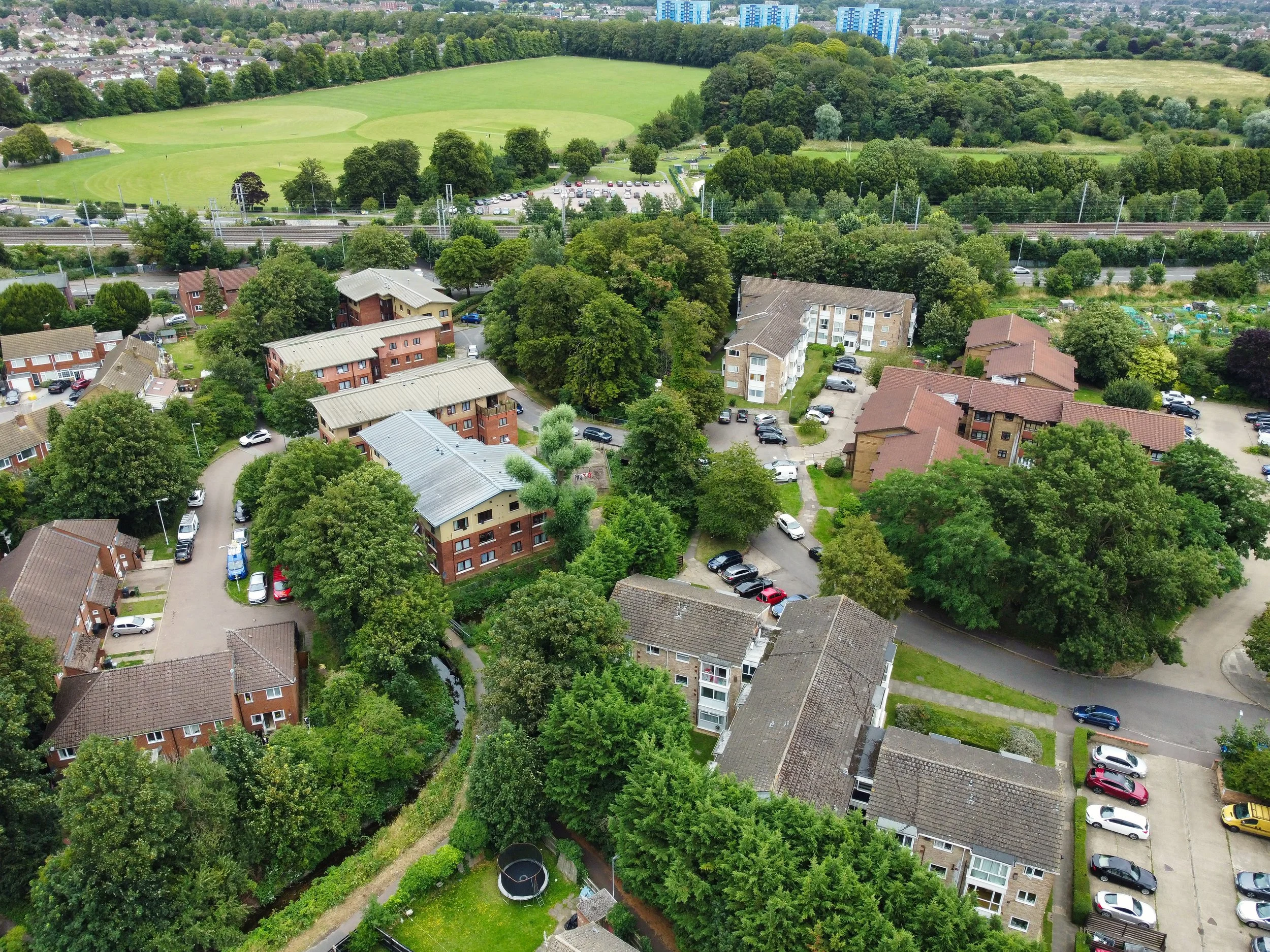 vecteezy_high-angle-view-of-western-luton-city-and-residential_27584685.JPG