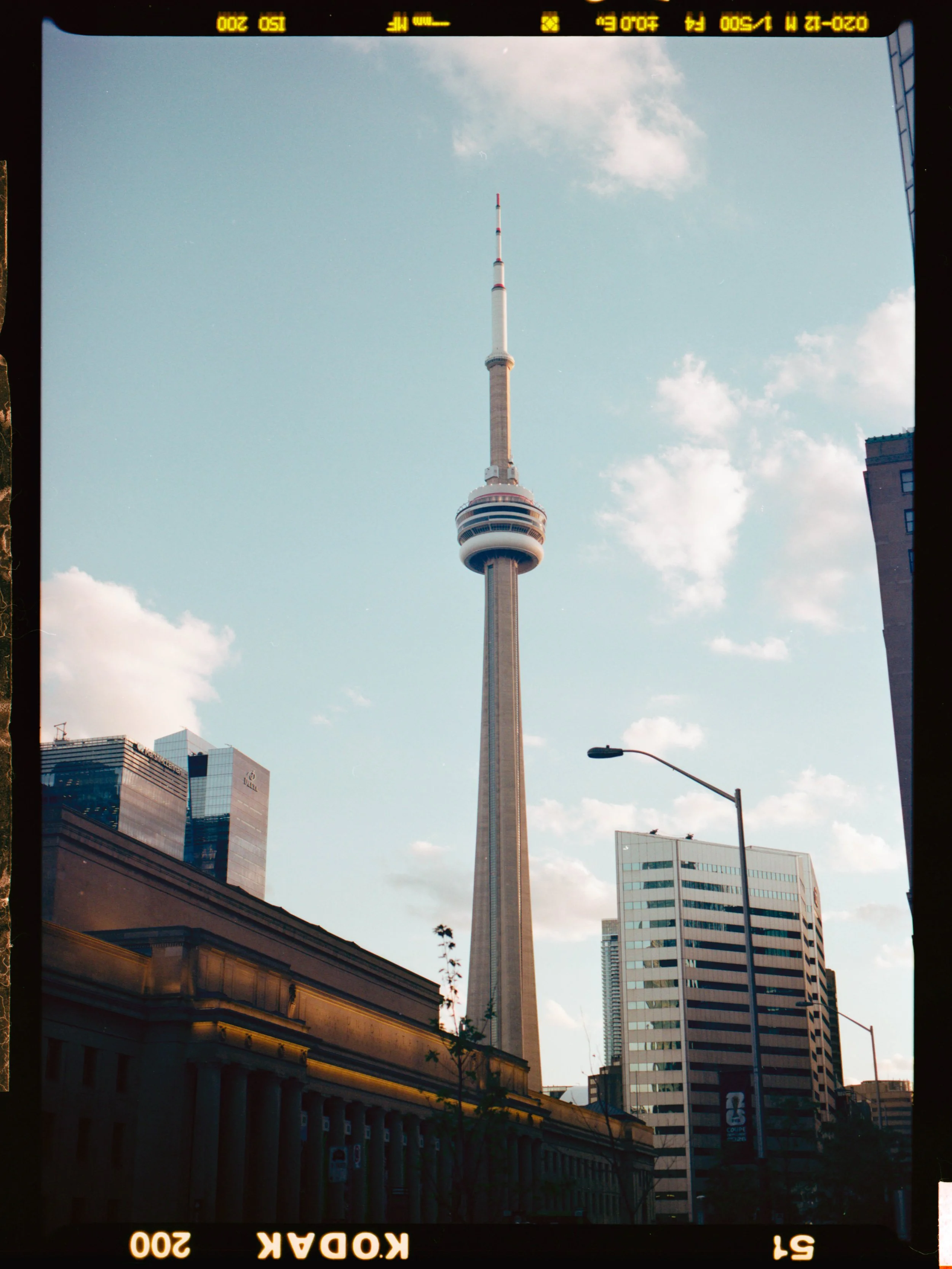CN_Tower_Toronto.jpg