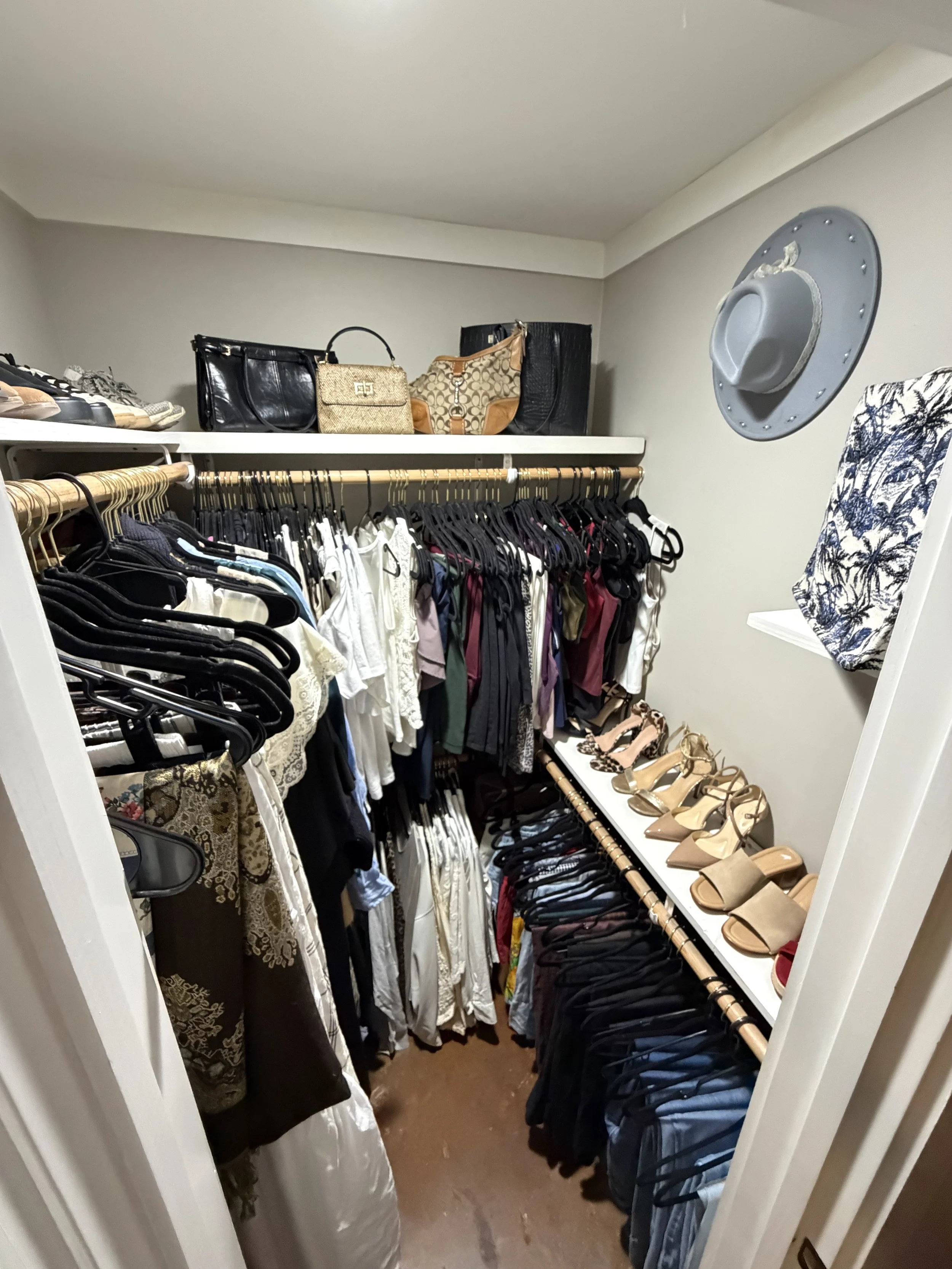 Closet Organization & Digital Wardrobe