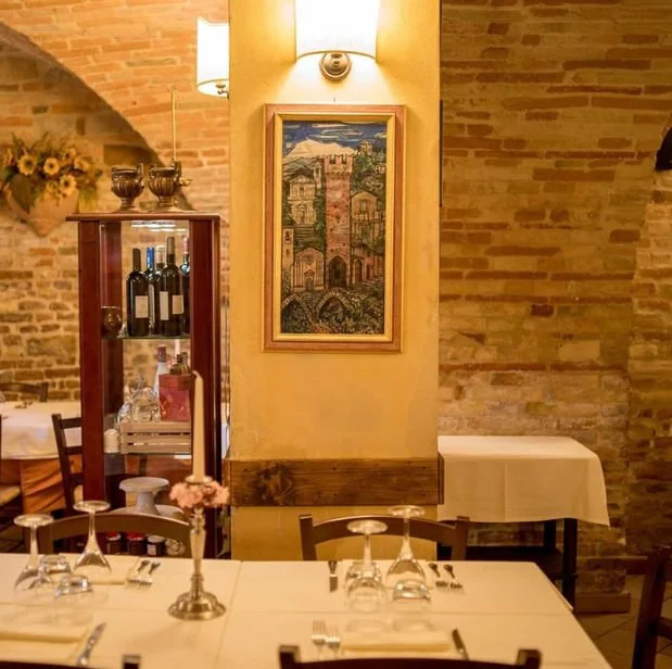 Ristorante Farfense Santa Vittoria in Matenano Beautiful restaurant with lovely terrace for dining in the summer. 
