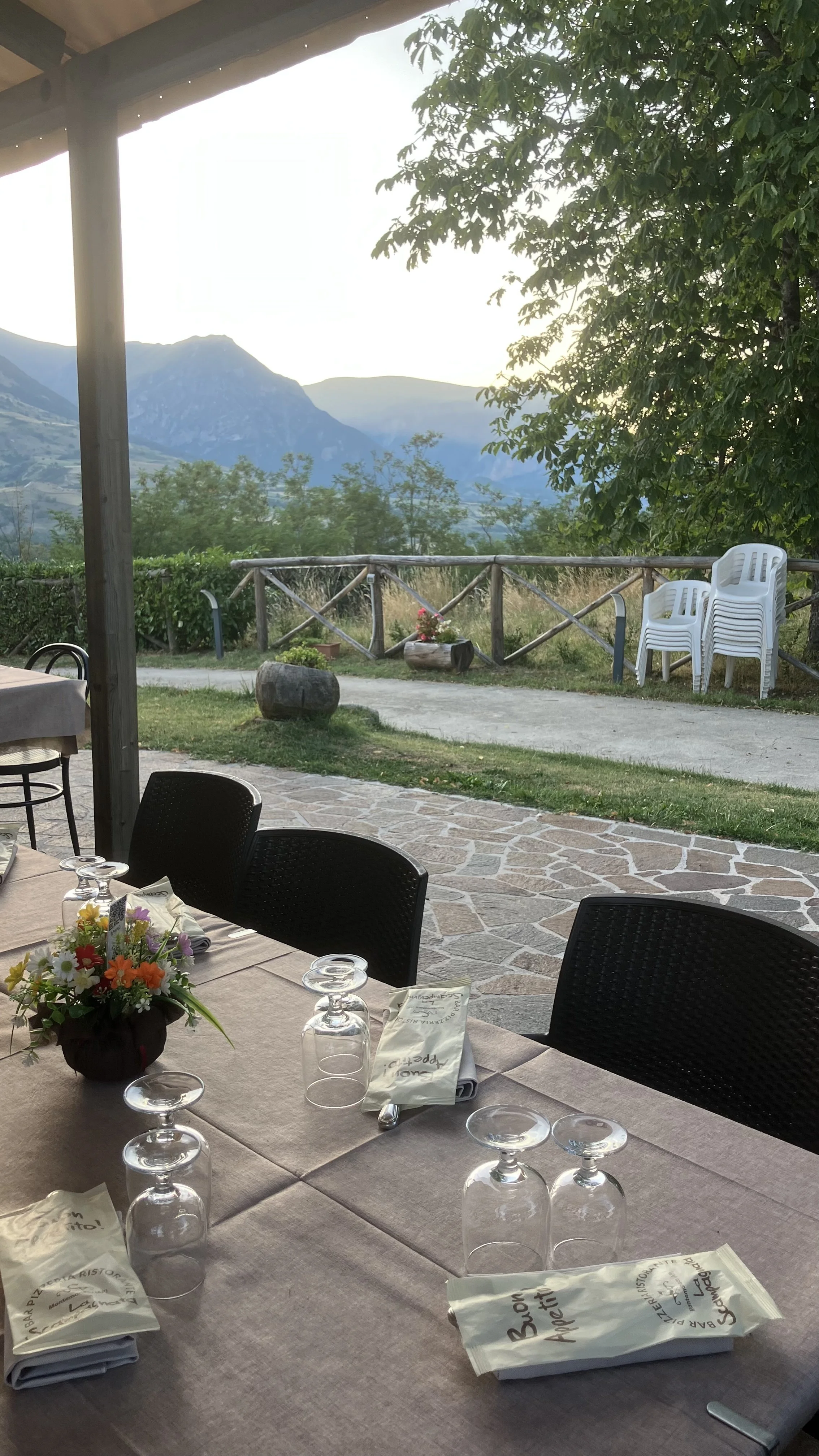 La Scampagnata At Montemonaco With Wonderful Views & Amazing Food