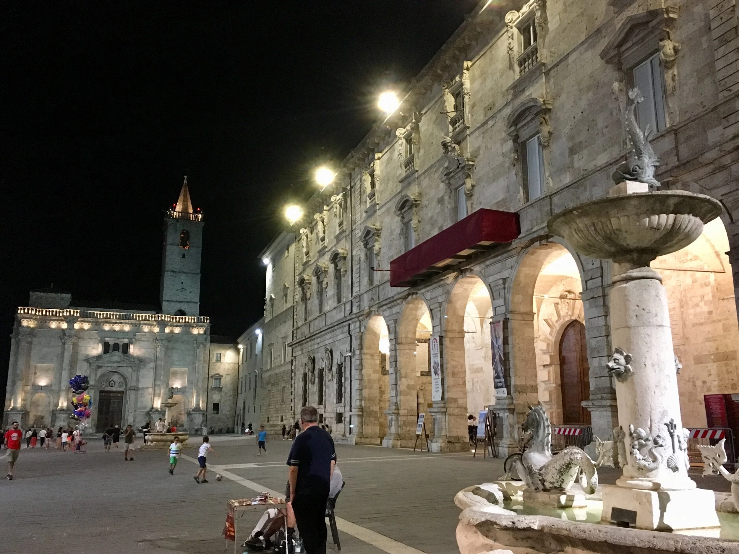 Piazza Arringo Ascoli Piceno