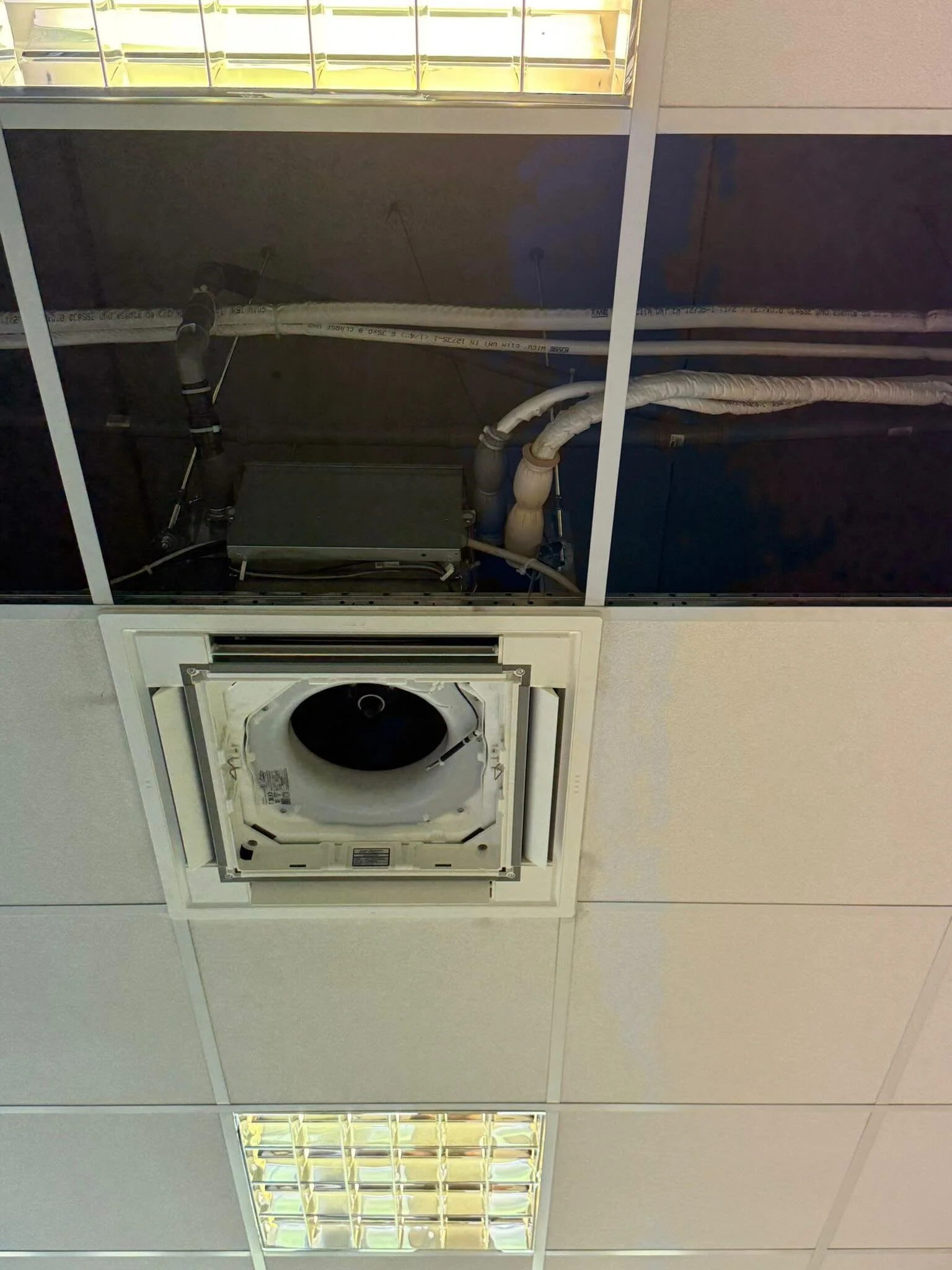 Climatizzatore daikin a cassetta #fresh #daikin #workofart