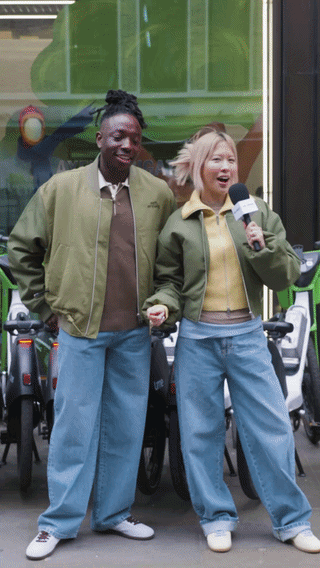 AXEL-SUNDAY-HOSTS-29_03_26-V4-ezgif.com-video-to-gif-converter.gif