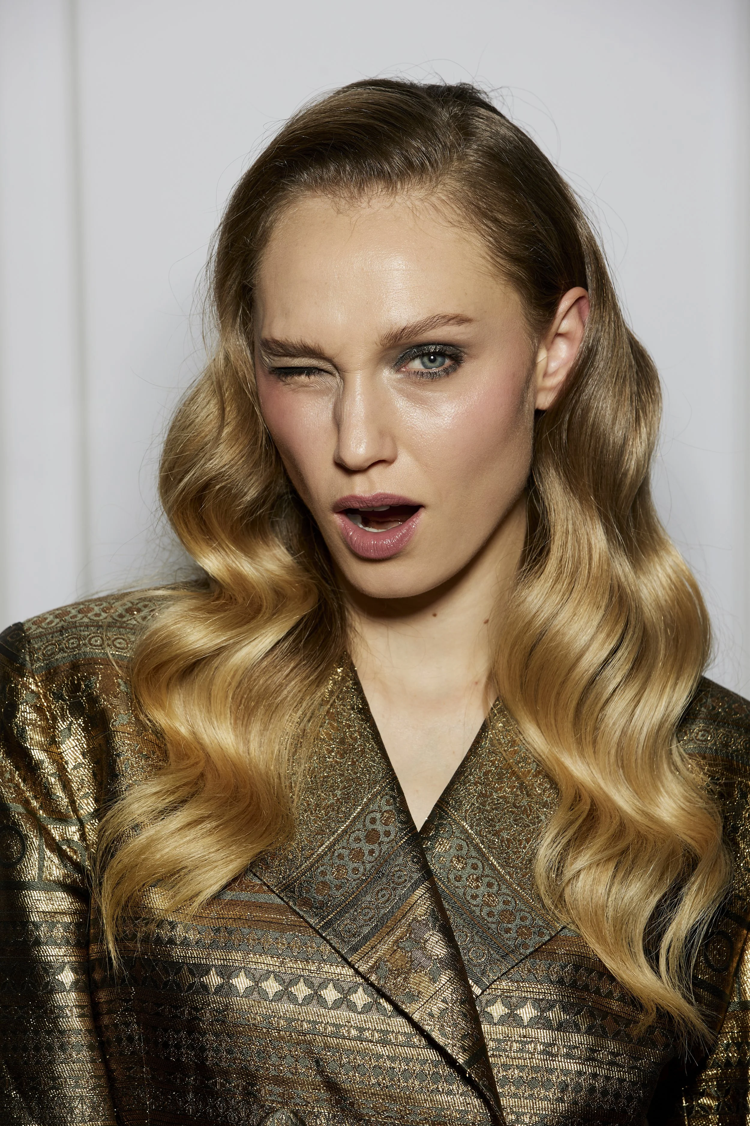 231122_TRINNY_ANGELIKA_DIALEDUP_3878.JPG
