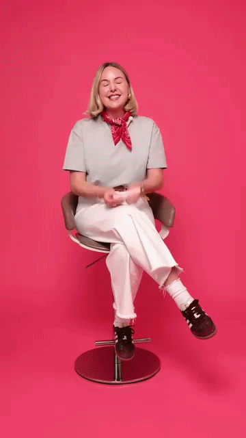 Inthehotseat-TeamBeautyPiesfavouritesKateKisneverwithoutWrapStarTubingMascara-ezgif.com-video-to-gif-converter.gif