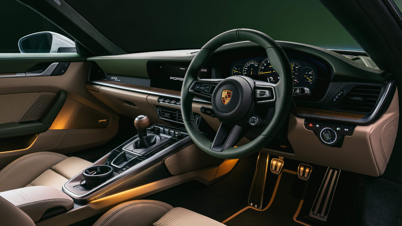 যুক্তরাজ্যে Porsche-র ৭৫ বছর পূর্তি (4).png