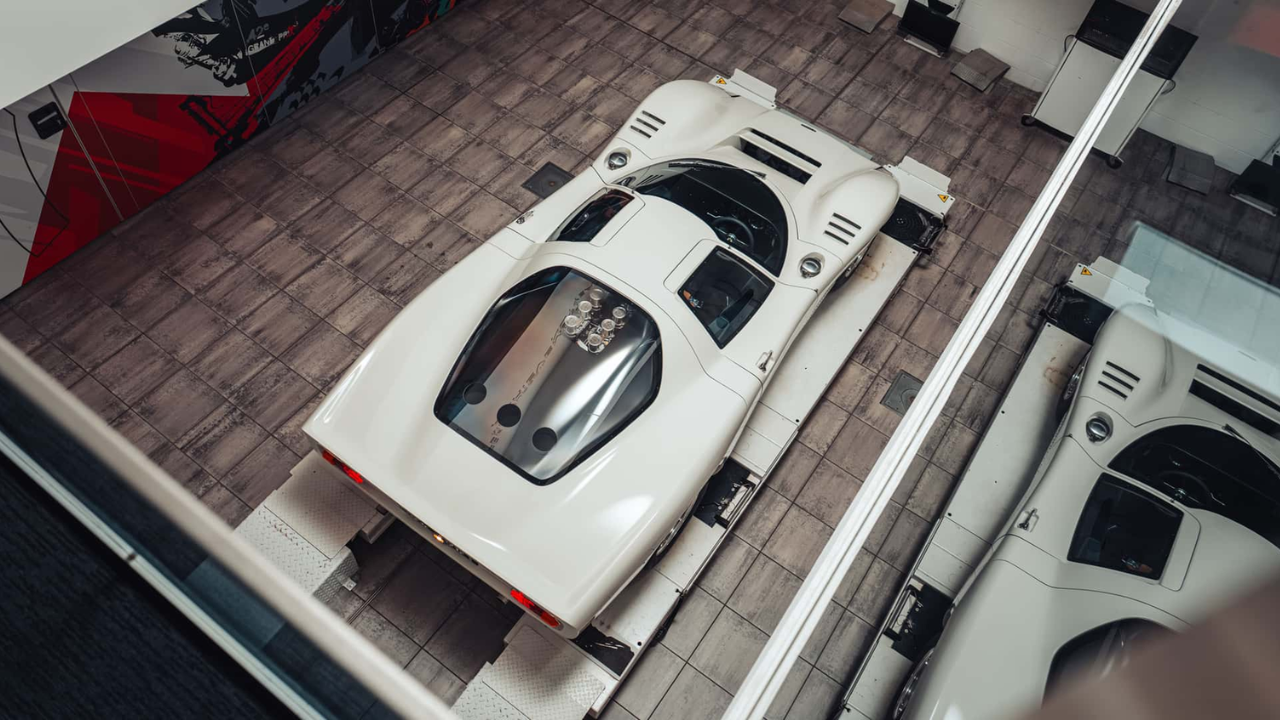 McLaren-এর প্রথম রোড কারের (4).png