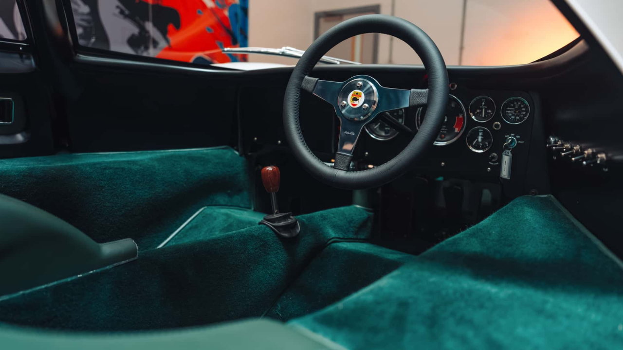McLaren-এর প্রথম রোড কারের (2).png