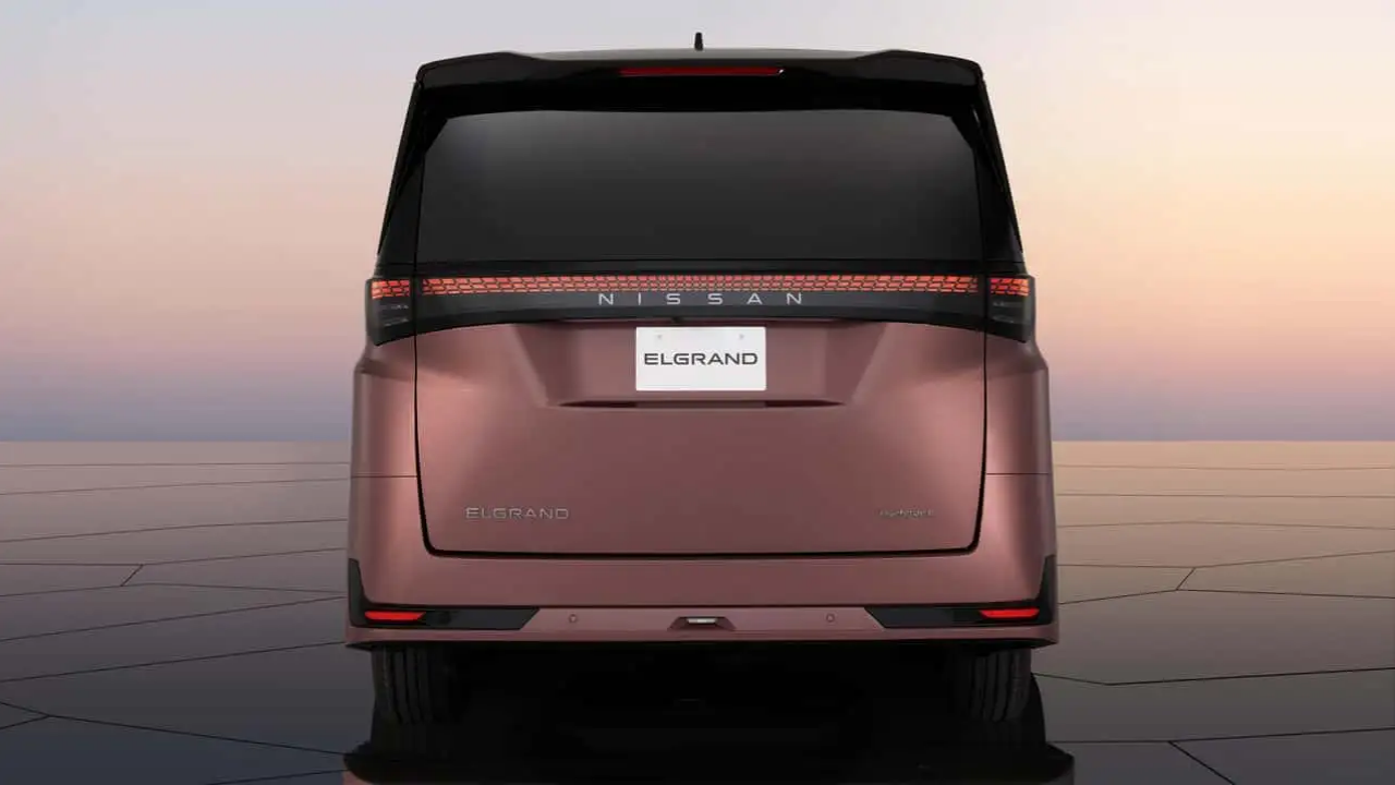 Nissan Elgrand (4).png